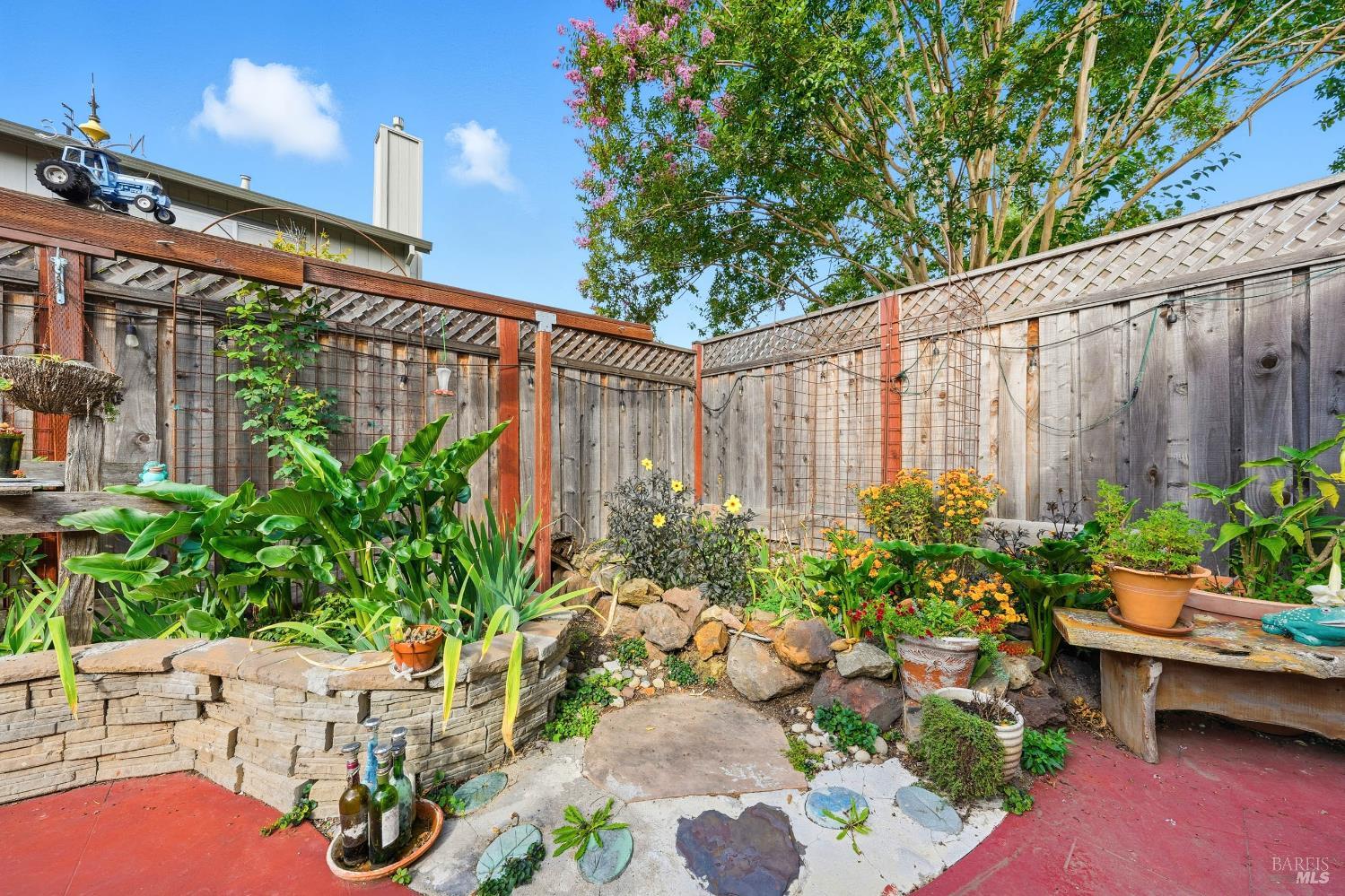 Santa Rosa, California, 95404, United States, 3 Bedrooms Bedrooms, ,2 BathroomsBathrooms,Residential,For Sale,1982129