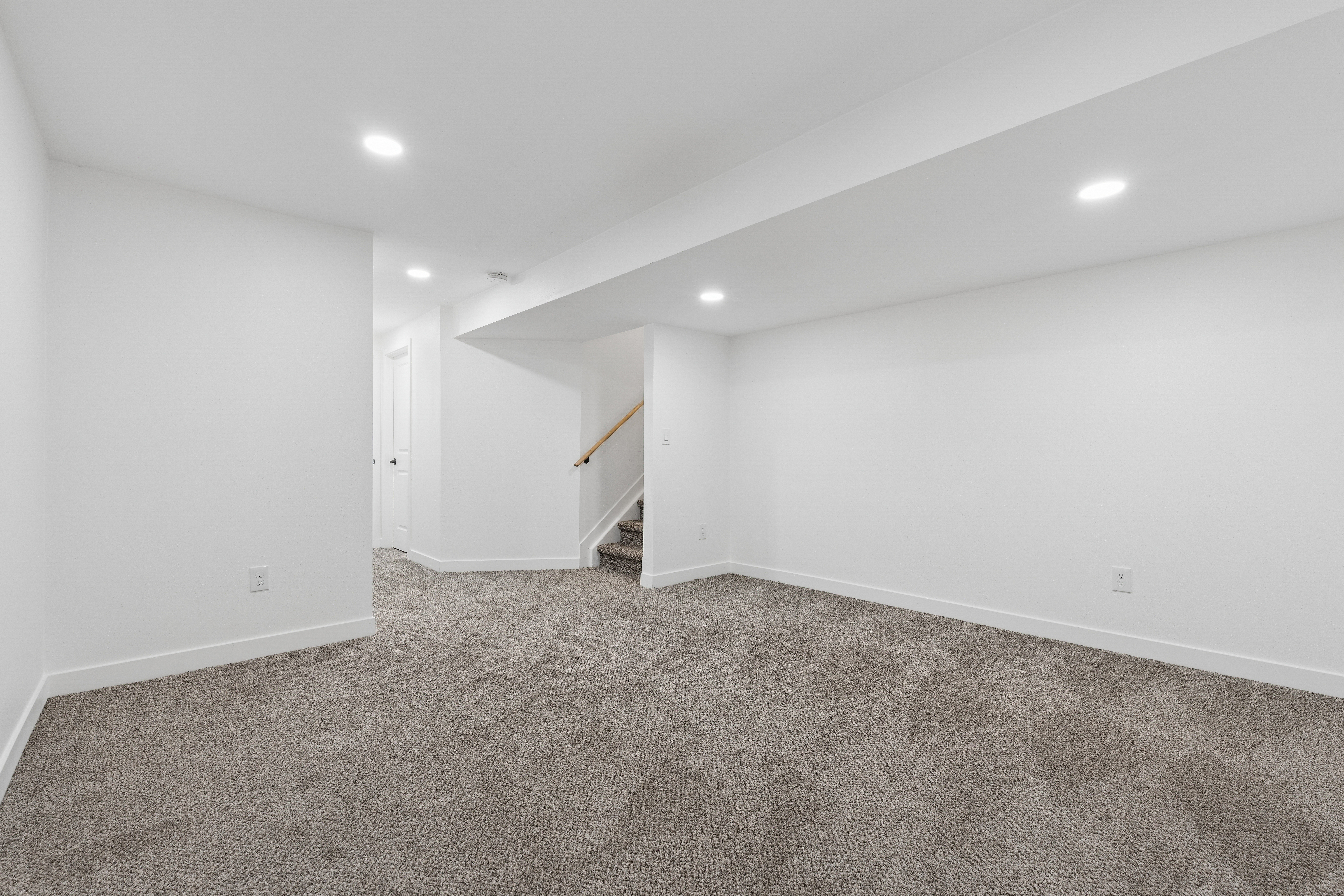  Completely reimagined, refreshed, and ready, this charming home on quiet street - 物件實景