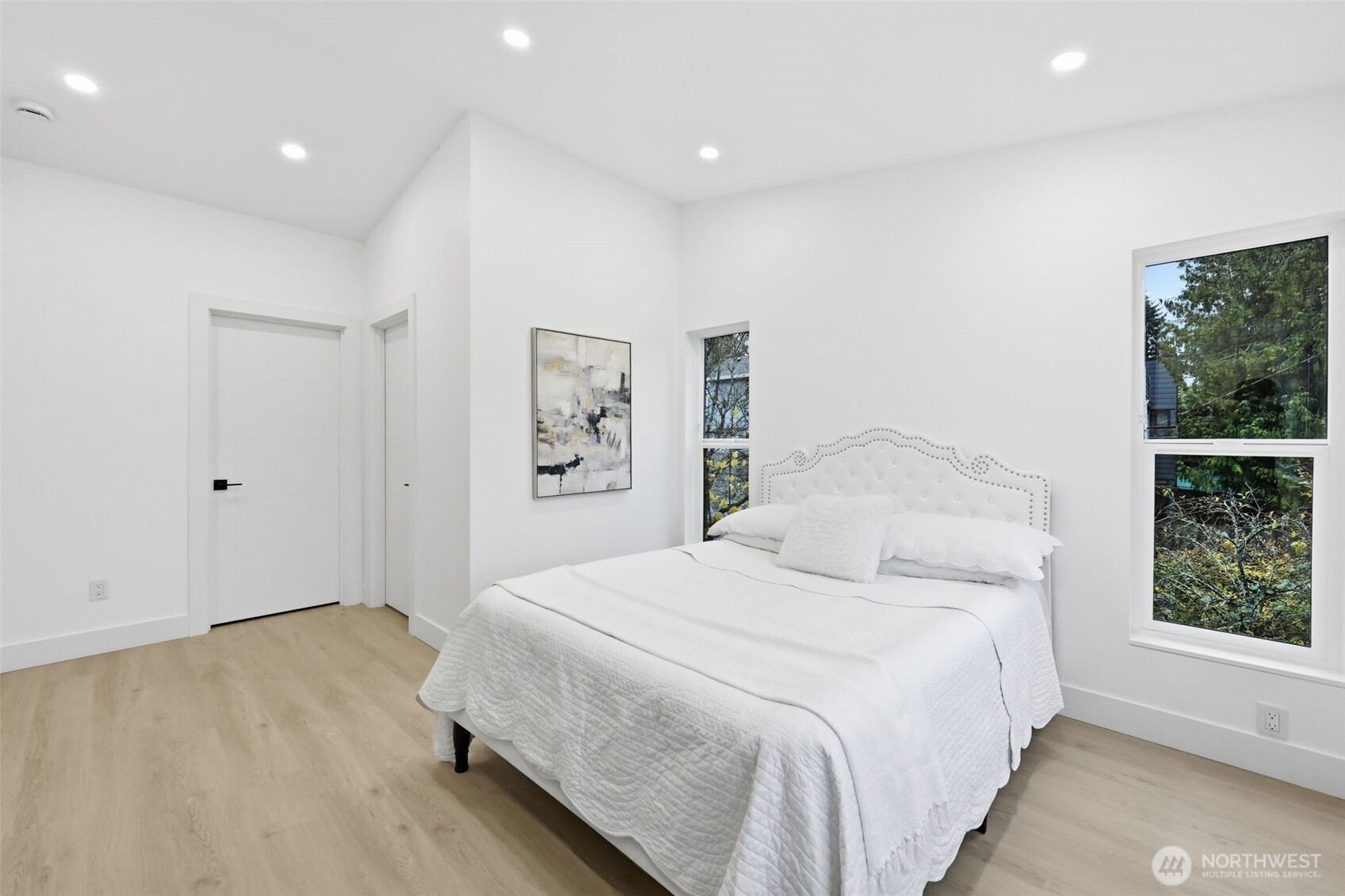 Seattle, Washington, 98133, United States, 3 Bedrooms Bedrooms, ,2 BathroomsBathrooms,Residential,For Sale,1992896