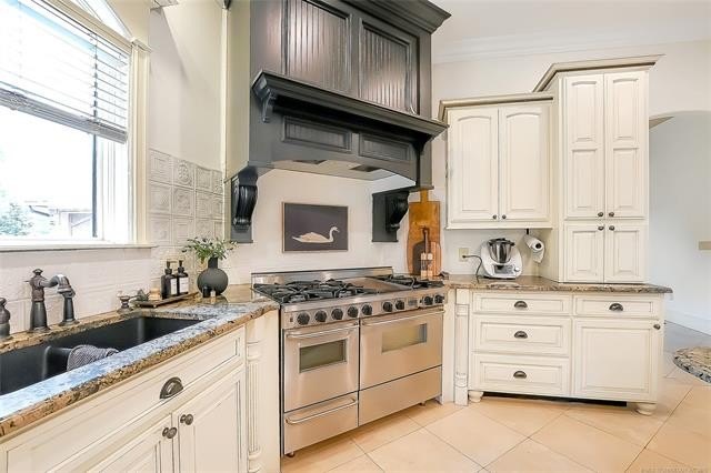 Tahlequah, Oklahoma, 74464, United States, 5 Bedrooms Bedrooms, ,5 BathroomsBathrooms,Residential,For Sale,1982771