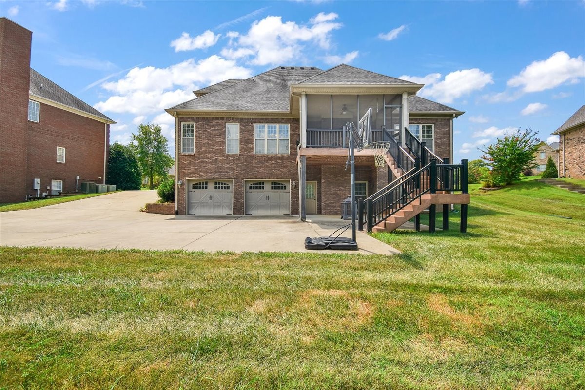 Clarksville, Tennessee, 37043, United States, 4 Bedrooms Bedrooms, ,4 BathroomsBathrooms,Residential,For Sale,1933080