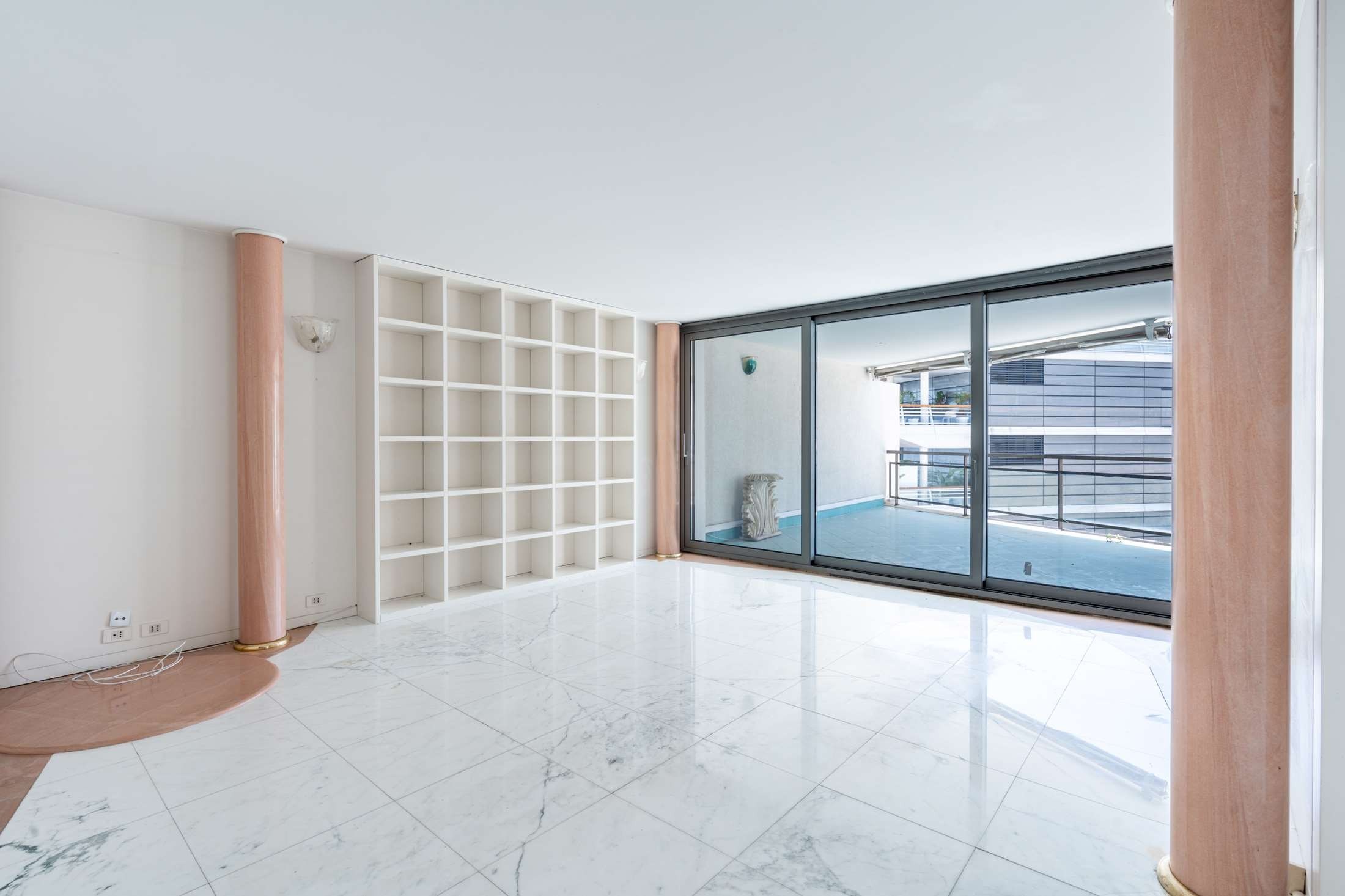  Monte Carlo Star, Wide apartement to renovate in the Carré d