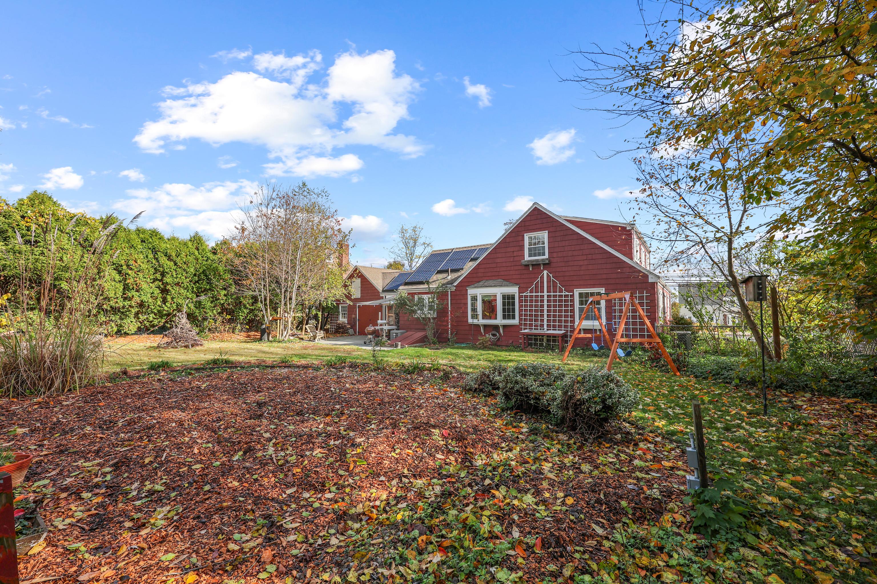 West Hartford, Connecticut, 06110, United States, 4 Bedrooms Bedrooms, ,2 BathroomsBathrooms,Residential,For Sale,1990757