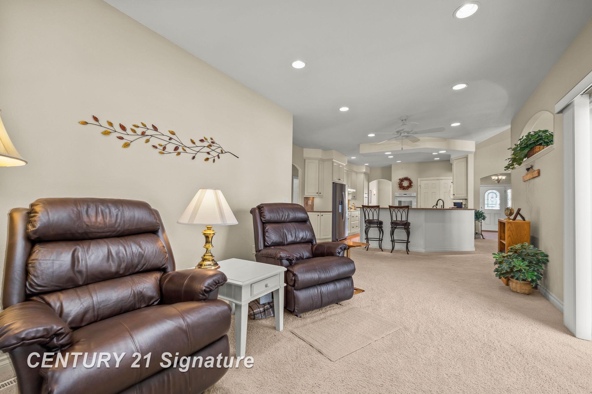 Freeland, Michigan, 48623, United States, 5 Bedrooms Bedrooms, ,4 BathroomsBathrooms,Residential,For Sale,1973671