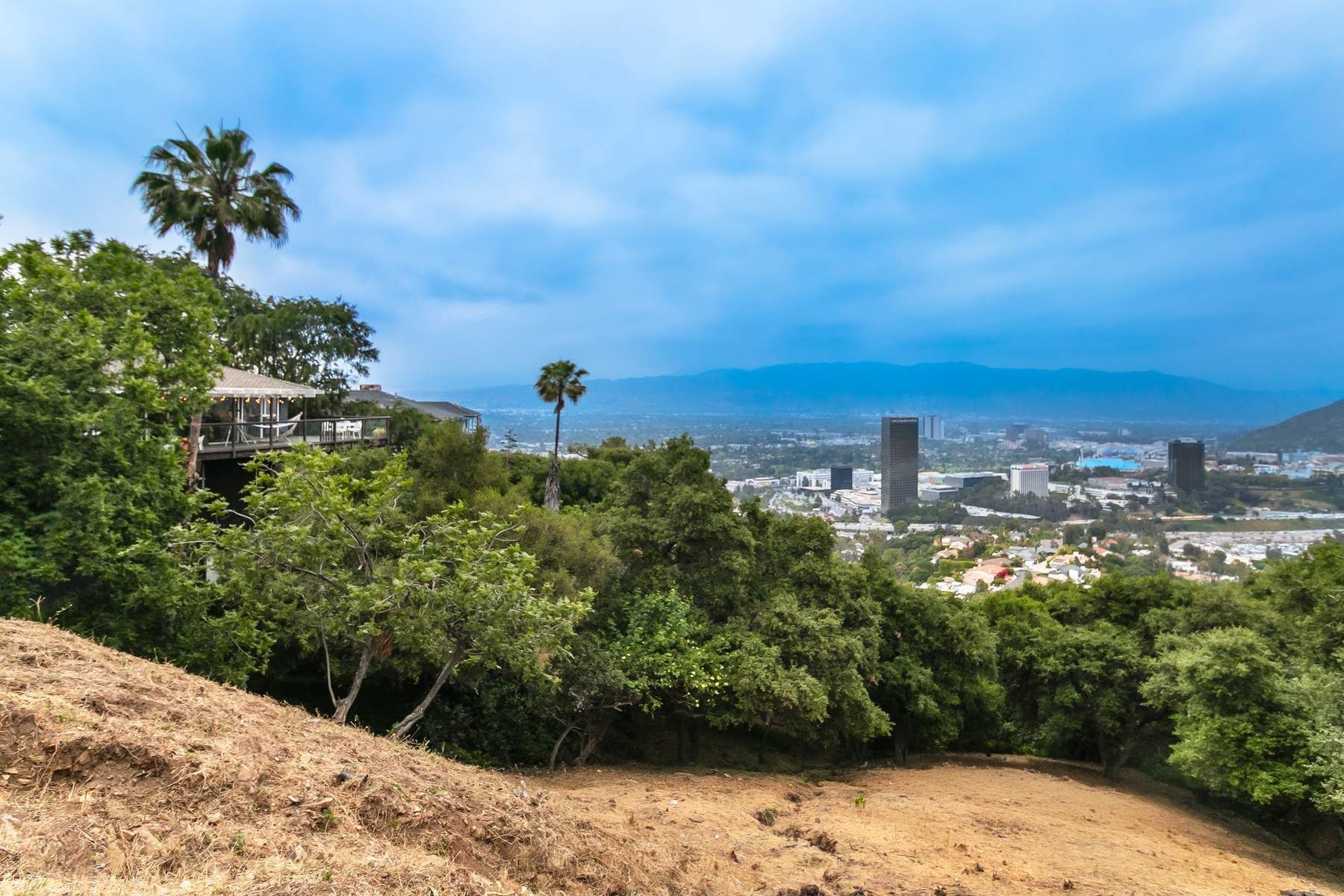  3200 Wrightwood Dr - 物件實景