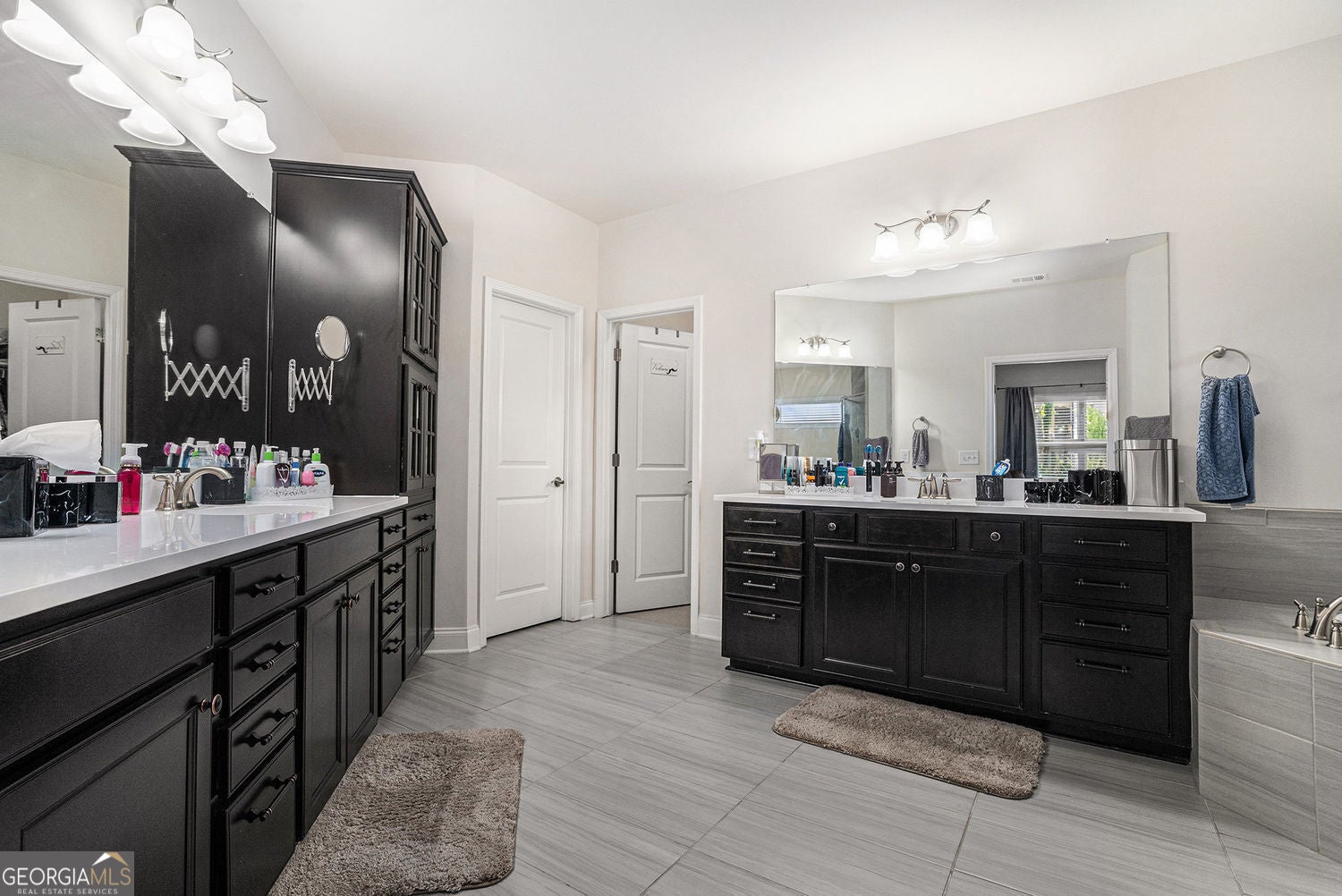 Kennesaw, Georgia, 30152, United States, 5 Bedrooms Bedrooms, ,4 BathroomsBathrooms,Residential,For Sale,1964228