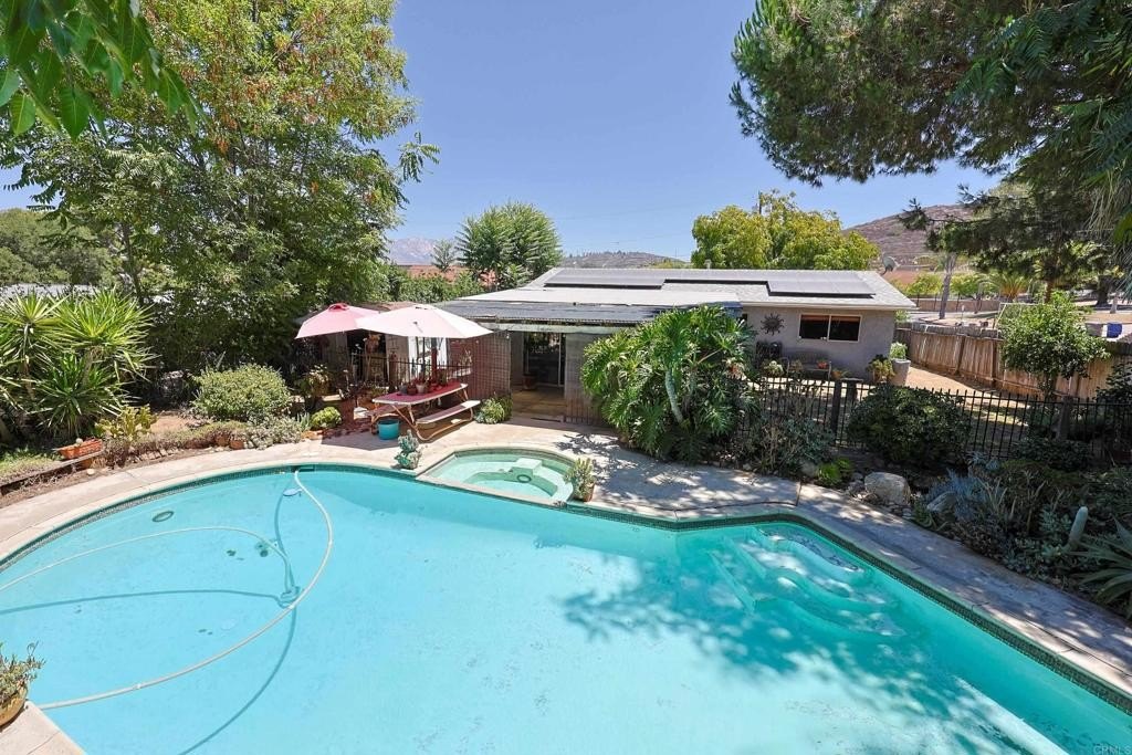 Lakeside, California, 92040, United States, 3 Bedrooms Bedrooms, ,2 BathroomsBathrooms,Residential,For Sale,1906391