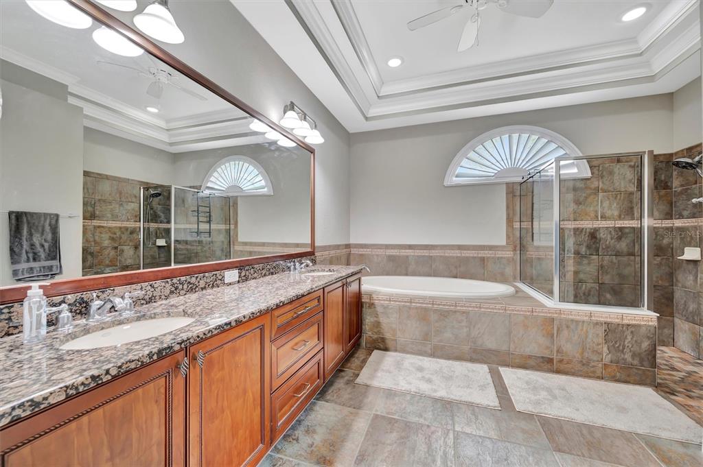 Bradenton, Florida, 34212, United States, 3 Bedrooms Bedrooms, ,4 BathroomsBathrooms,Residential,For Sale,1910869