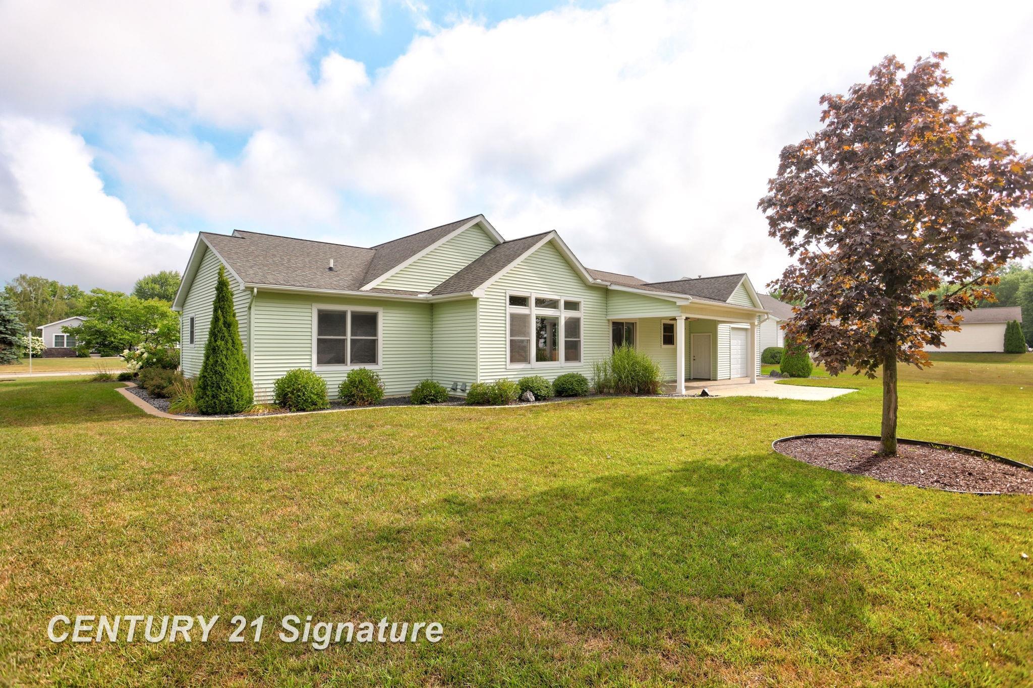Freeland, Michigan, 48623, United States, 4 Bedrooms Bedrooms, ,3 BathroomsBathrooms,Residential,For Sale,1924442