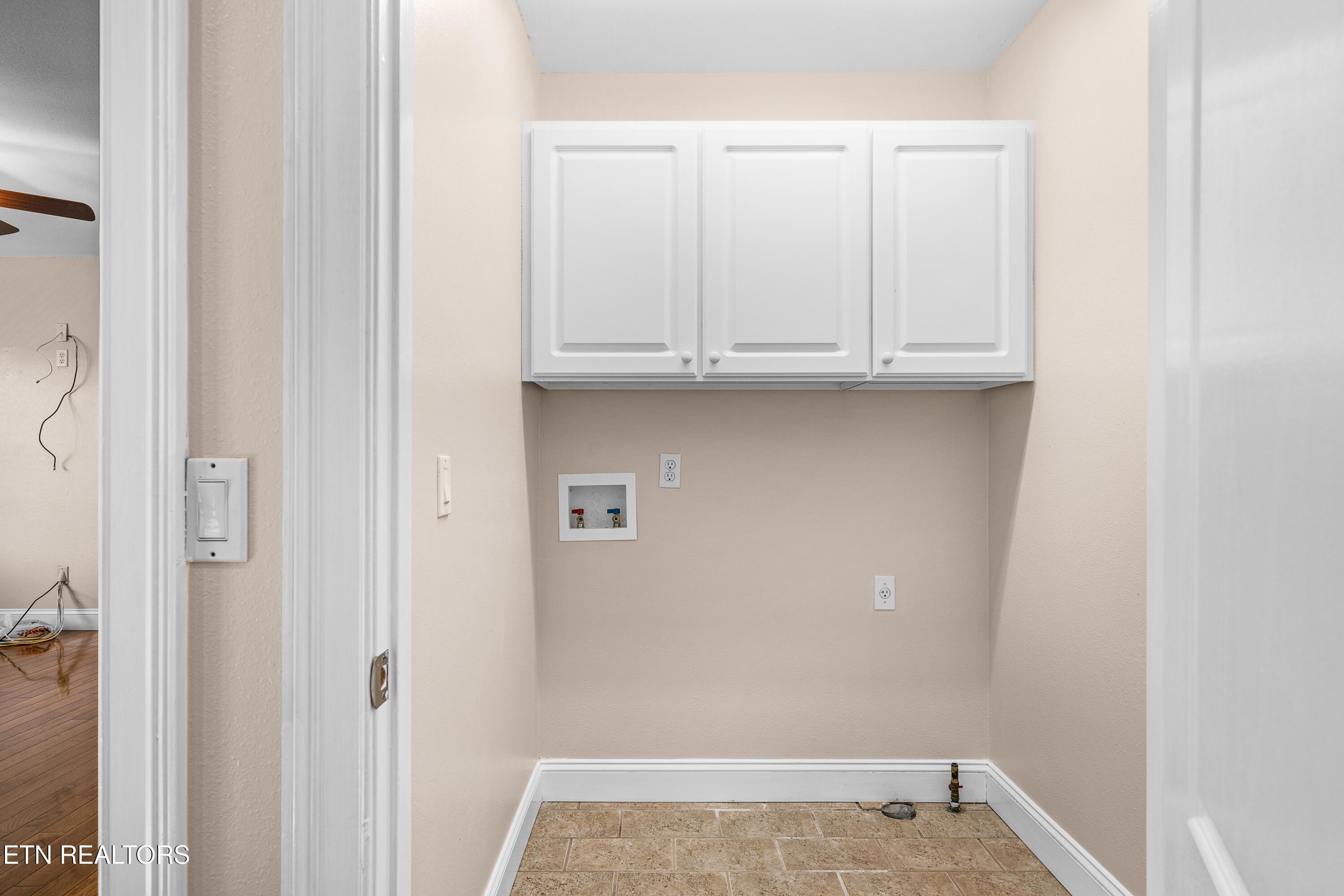 Crossville, Tennessee, 38555, United States, 5 Bedrooms Bedrooms, ,4 BathroomsBathrooms,Residential,For Sale,1990495