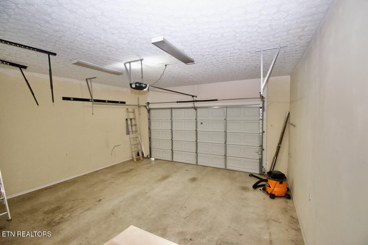 Maryville, Tennessee, 37803, United States, 3 Bedrooms Bedrooms, ,3 BathroomsBathrooms,Residential,For Sale,1857771