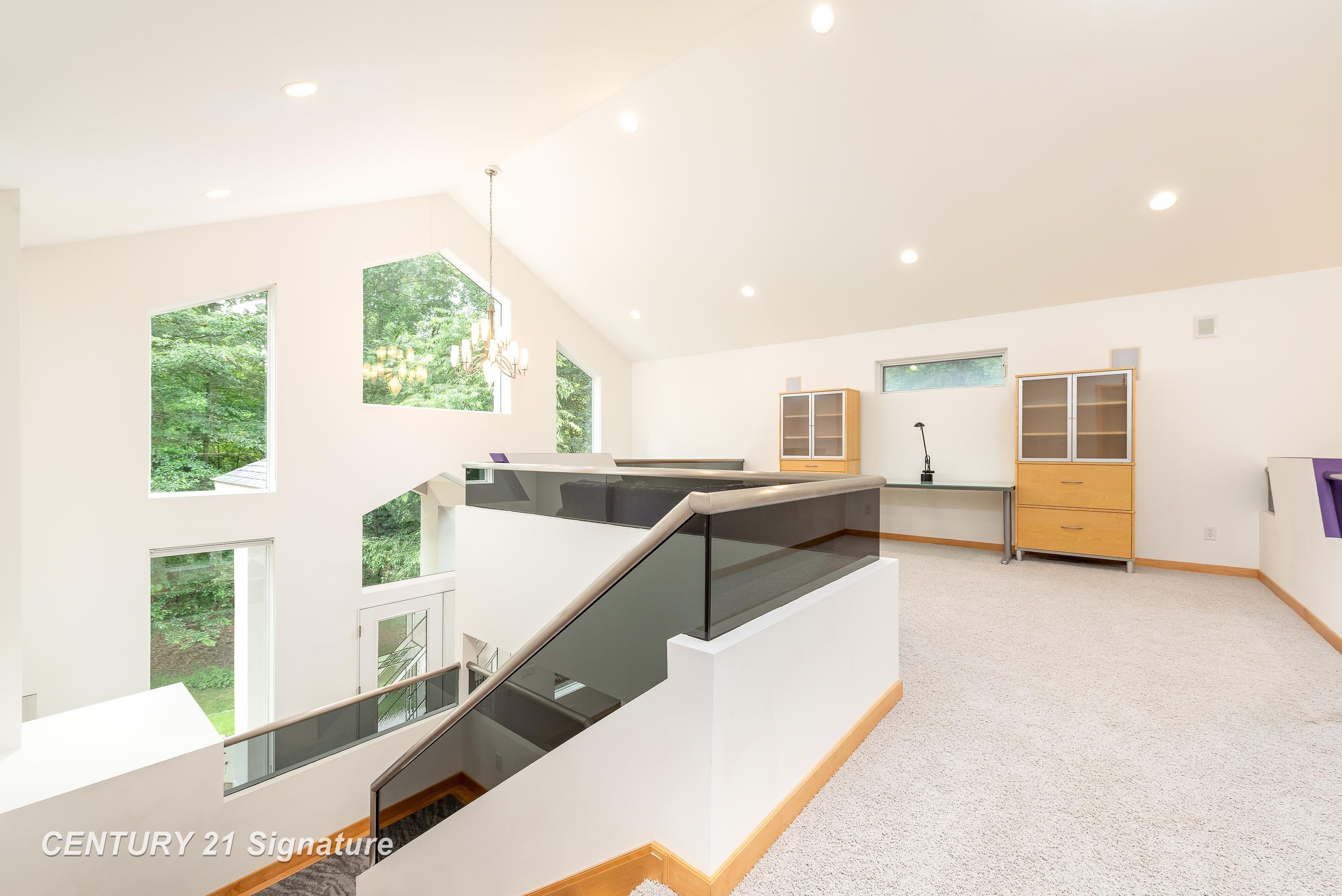 Midland, Michigan, 48642, United States, 4 Bedrooms Bedrooms, ,5 BathroomsBathrooms,Residential,For Sale,2019311
