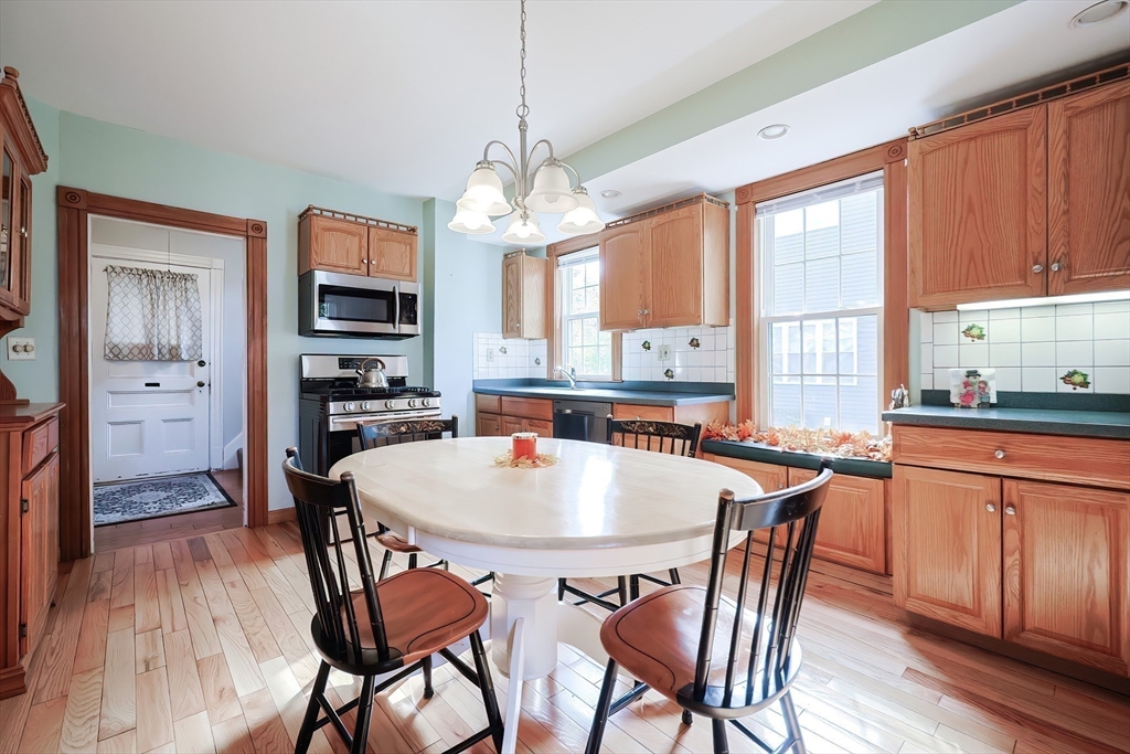 Boston, Massachusetts, 02136, United States, 4 Bedrooms Bedrooms, ,2 BathroomsBathrooms,Residential,For Sale,1944932