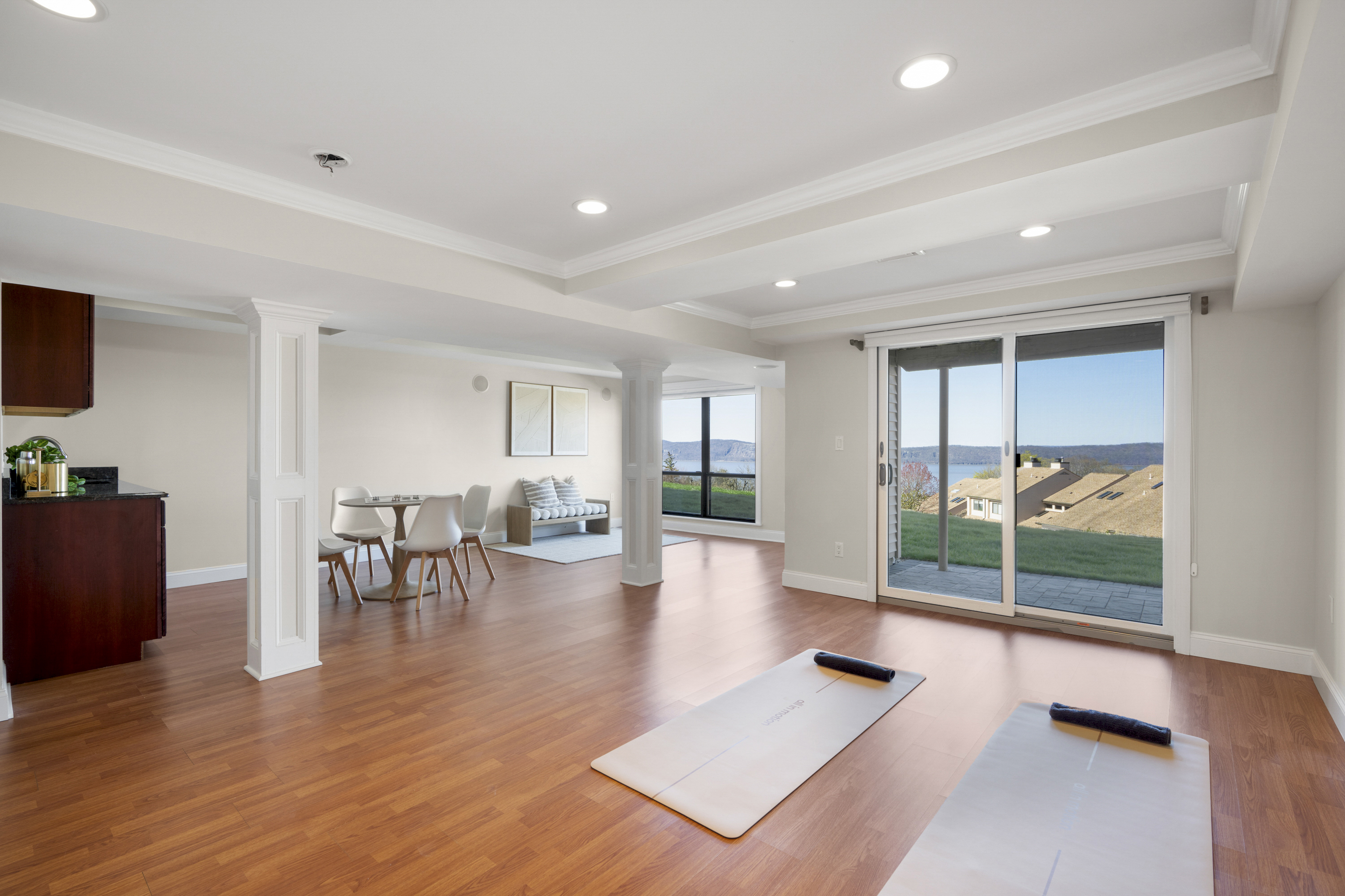  Water Views in Hudson Watch - 物件實景