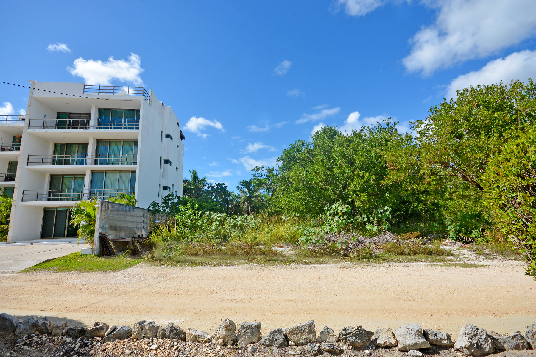  MIXED USE LOT WITHIN BEACH SIDE DEVELOPMENT - 物件實景