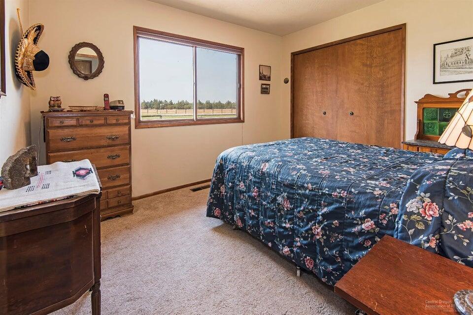 Sisters, Oregon, 97759, United States, 3 Bedrooms Bedrooms, ,3 BathroomsBathrooms,Residential,For Sale,1917351