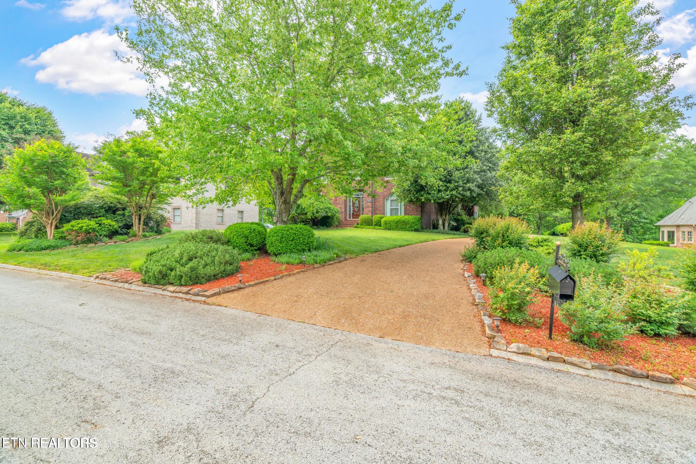 Kingston, Tennessee, 37763, United States, 3 Bedrooms Bedrooms, ,3 BathroomsBathrooms,Residential,For Sale,1897842