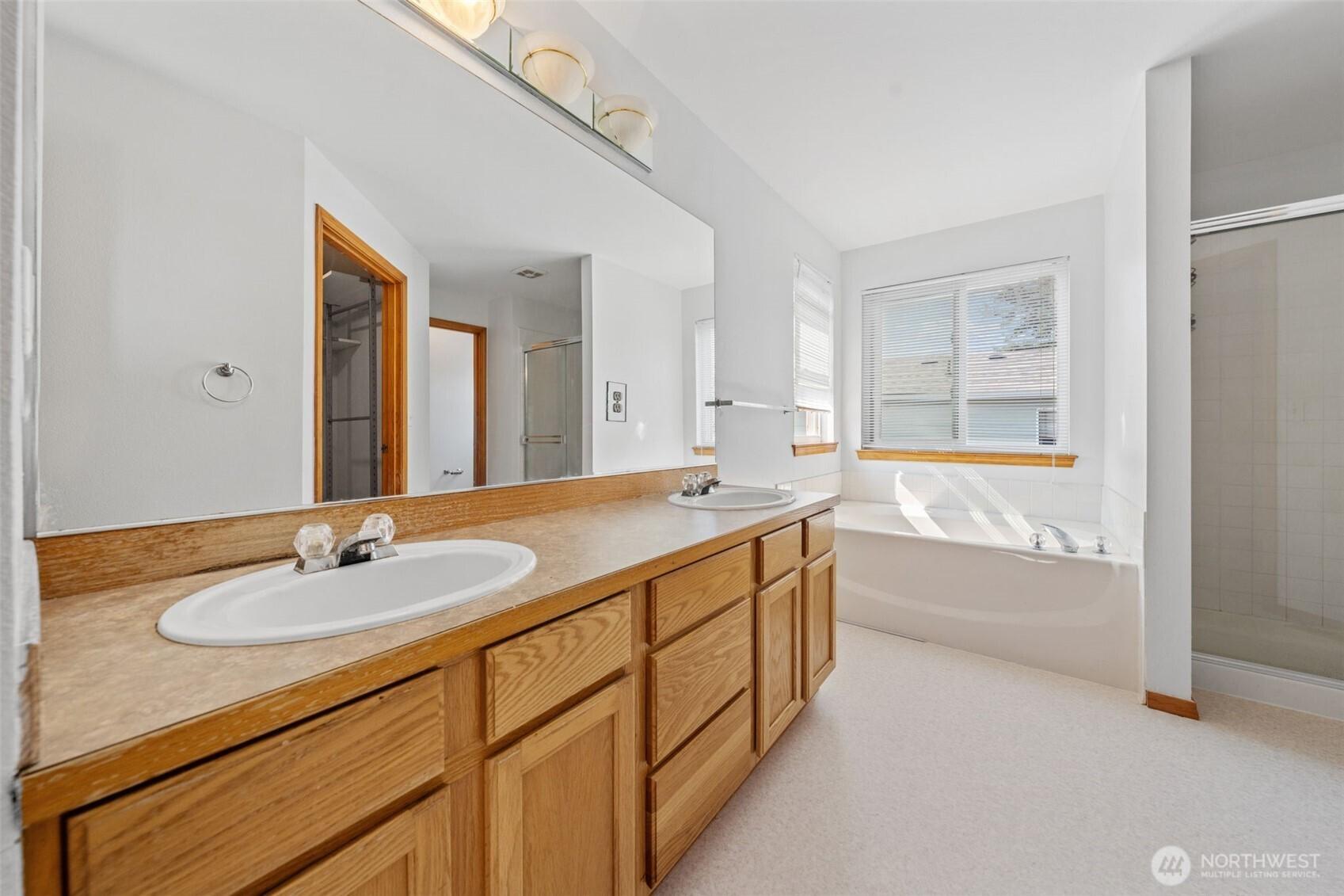 TACOMA, Washington, 98422, United States, 4 Bedrooms Bedrooms, ,3 BathroomsBathrooms,Residential,For Sale,1948002