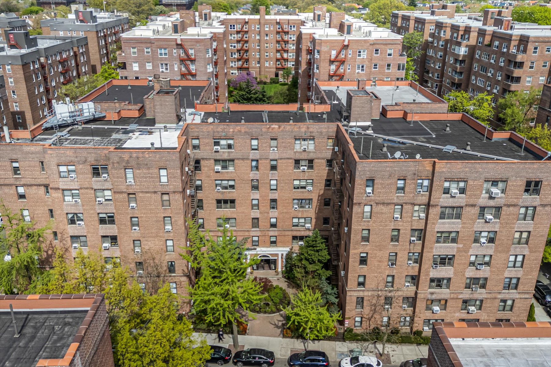  67-35 Yellowstone Boulevard 1J, Forest Hills, NY, 11375 - 物件實景