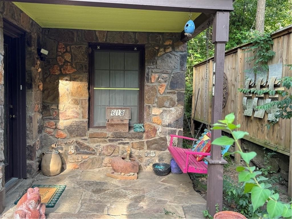 Fayetteville, Arkansas, 72701, United States, 2 Bedrooms Bedrooms, ,2 BathroomsBathrooms,Residential,For Sale,1980541