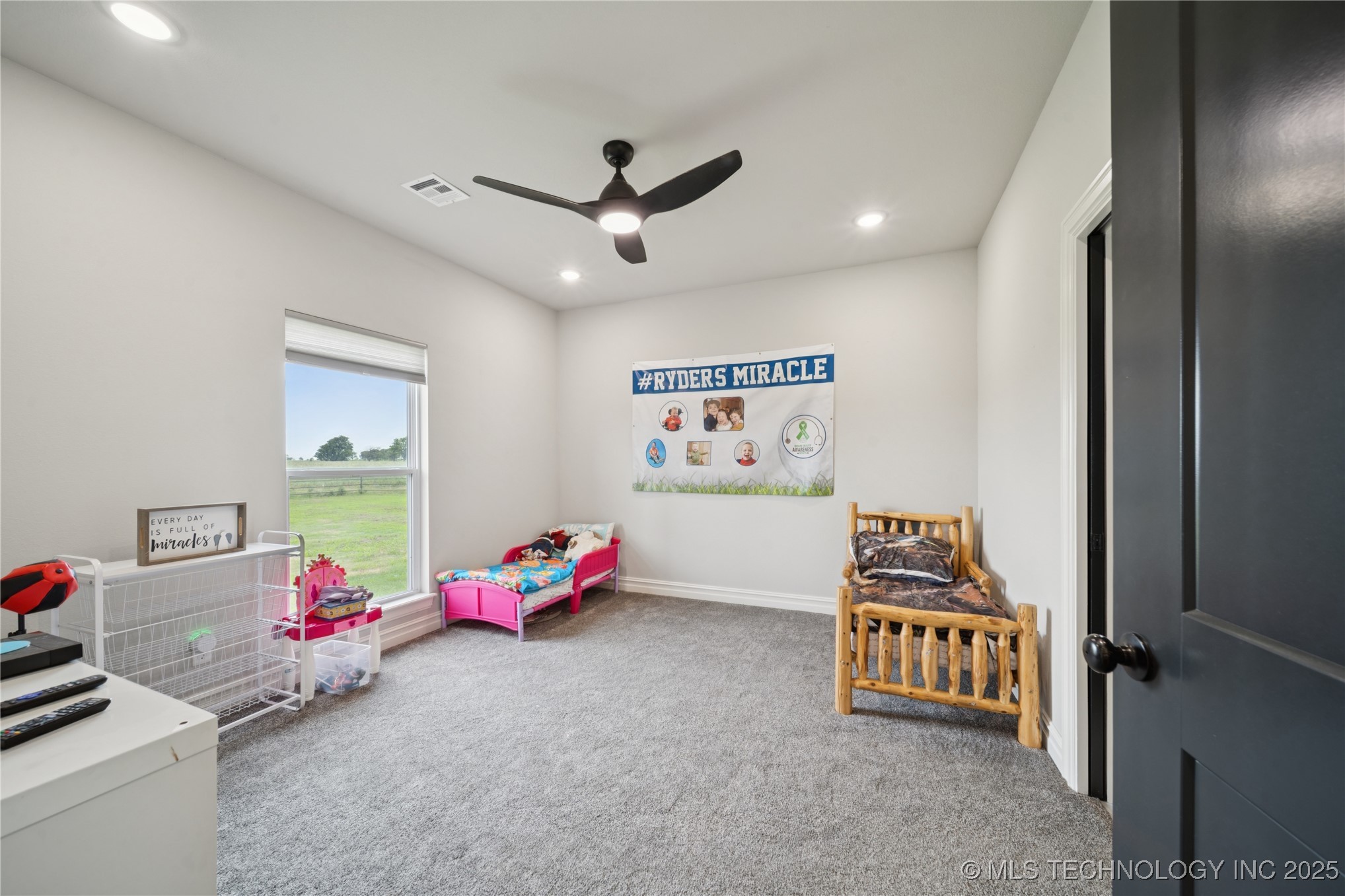 Pryor, Oklahoma, 74361, United States, 4 Bedrooms Bedrooms, ,4 BathroomsBathrooms,Residential,For Sale,1916724