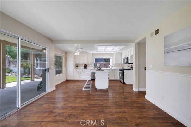 Corona, California, 92878, United States, 4 Bedrooms Bedrooms, ,3 BathroomsBathrooms,Residential,For Sale,2045271