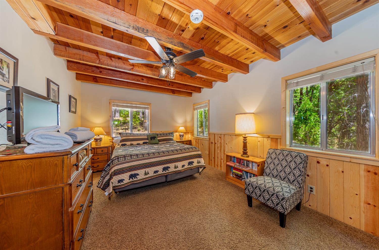 Yosemite, California, 95389, United States, 5 Bedrooms Bedrooms, ,4 BathroomsBathrooms,Residential,For Sale,1975650