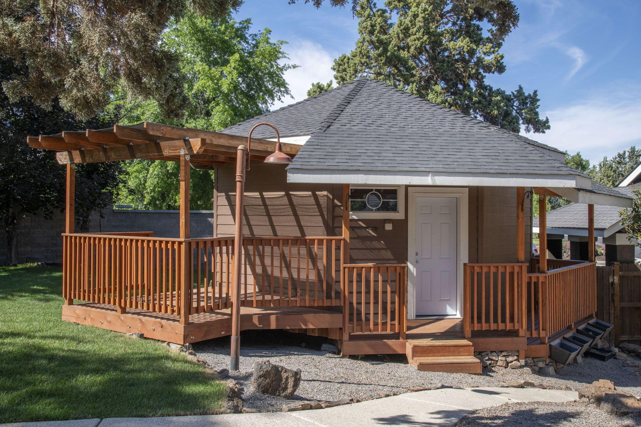 Bend, Oregon, 97701, United States, 3 Bedrooms Bedrooms, ,3 BathroomsBathrooms,Residential,For Sale,1898955