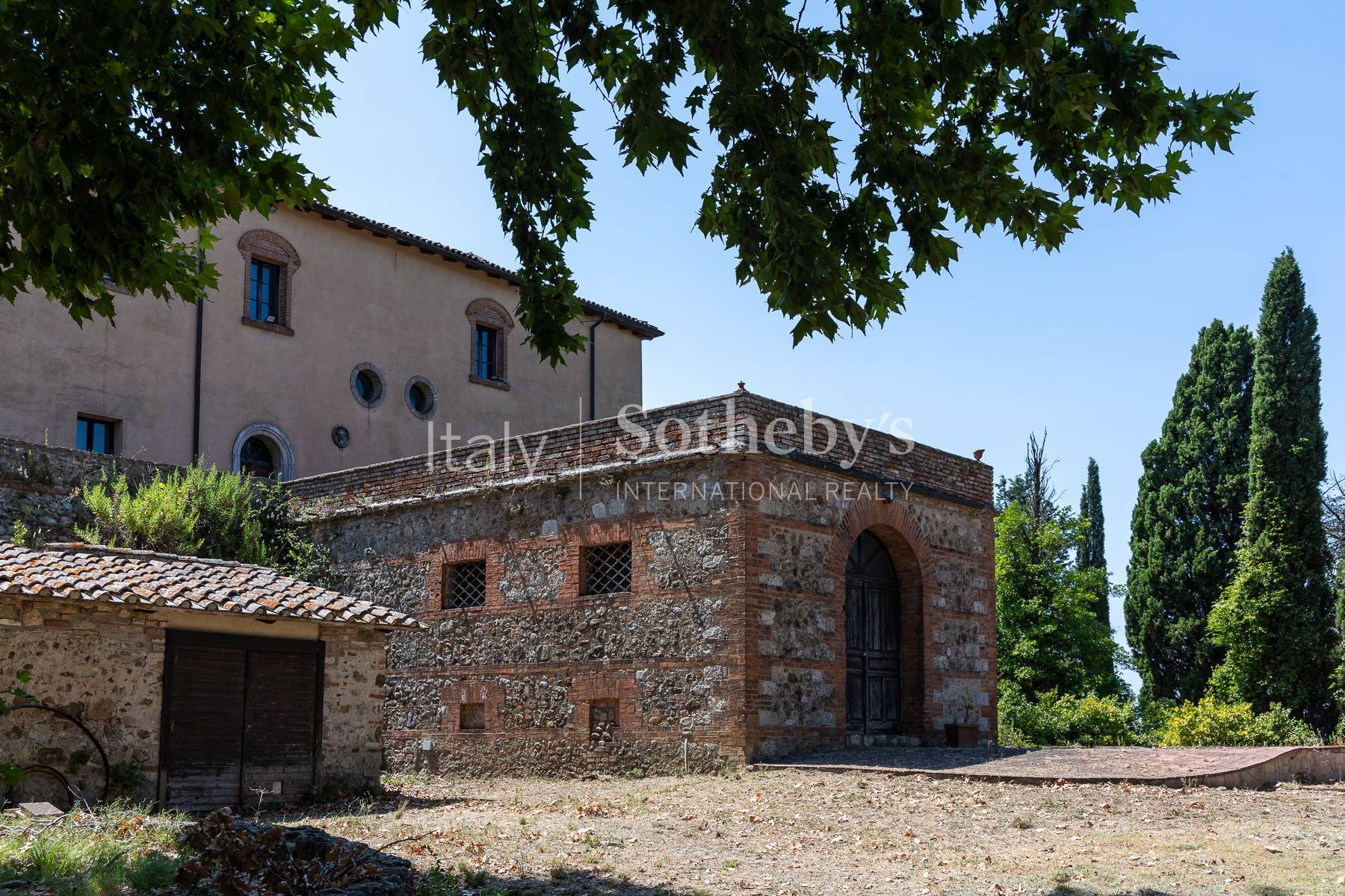  Castle with Approved Restoration Project near Montalcino - 物件實景