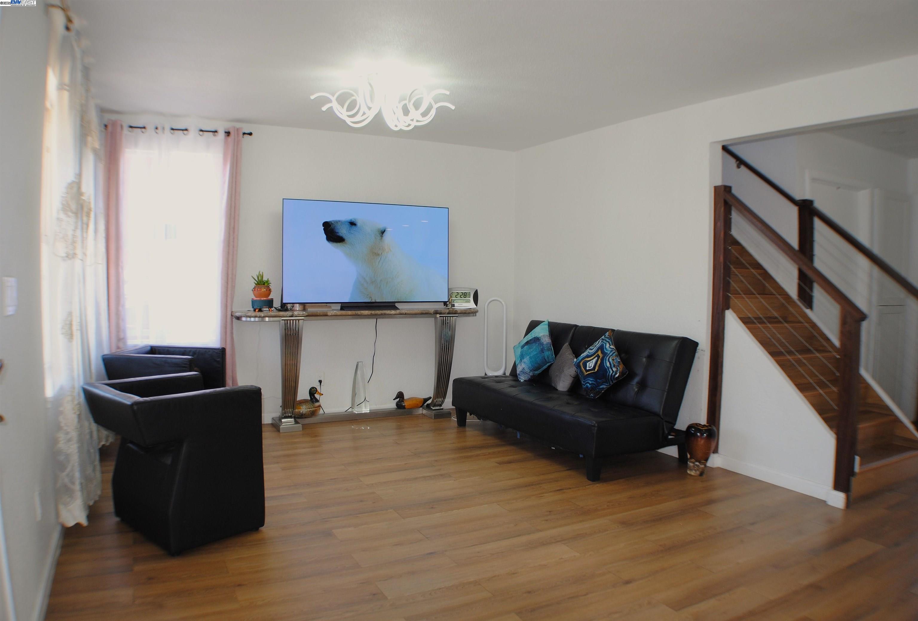 Oakland, California, 94603, United States, 3 Bedrooms Bedrooms, ,2 BathroomsBathrooms,Residential,For Sale,1991687