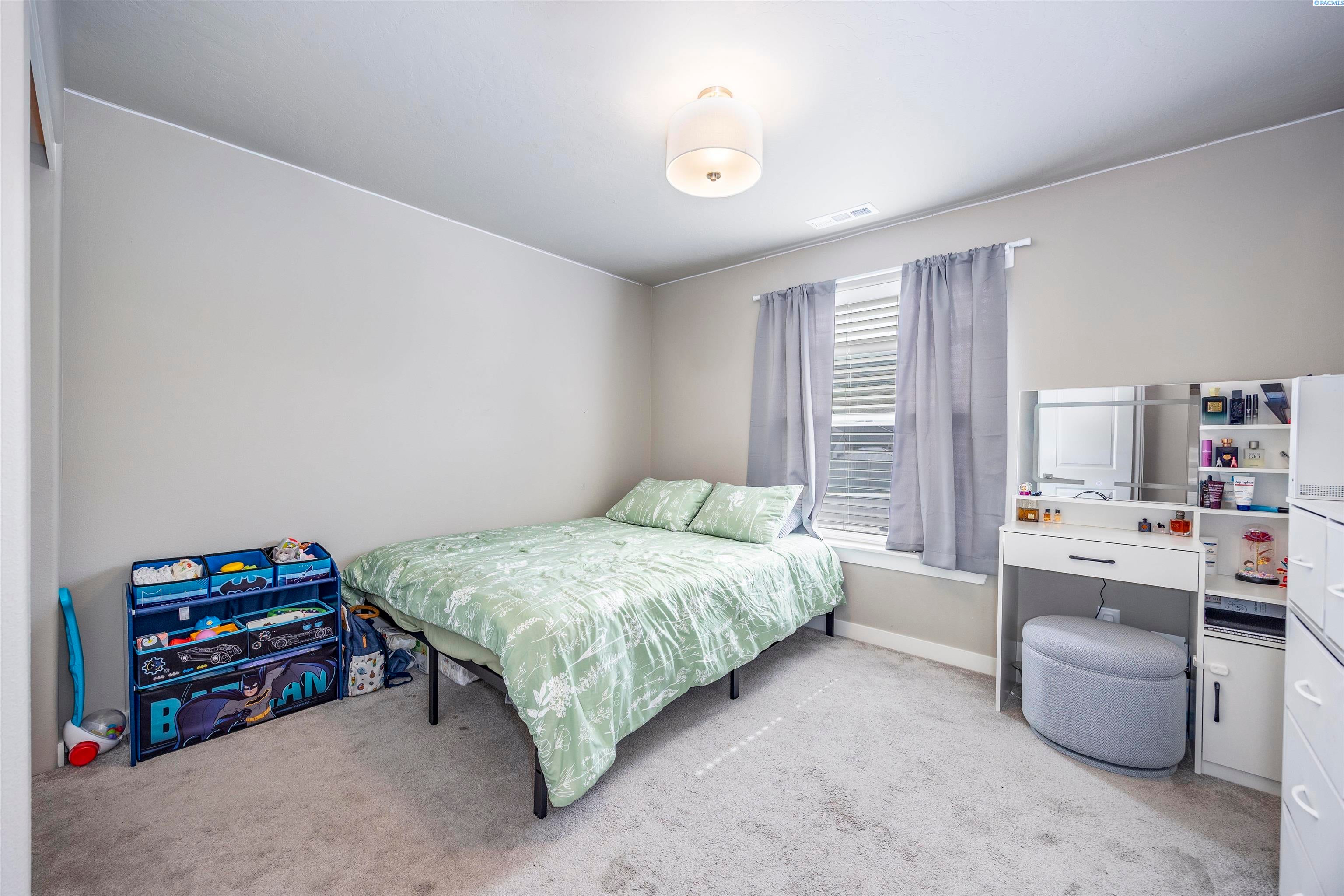 Prosser, Washington, 99350, United States, 3 Bedrooms Bedrooms, ,1 BathroomBathrooms,Residential,For Sale,2032317