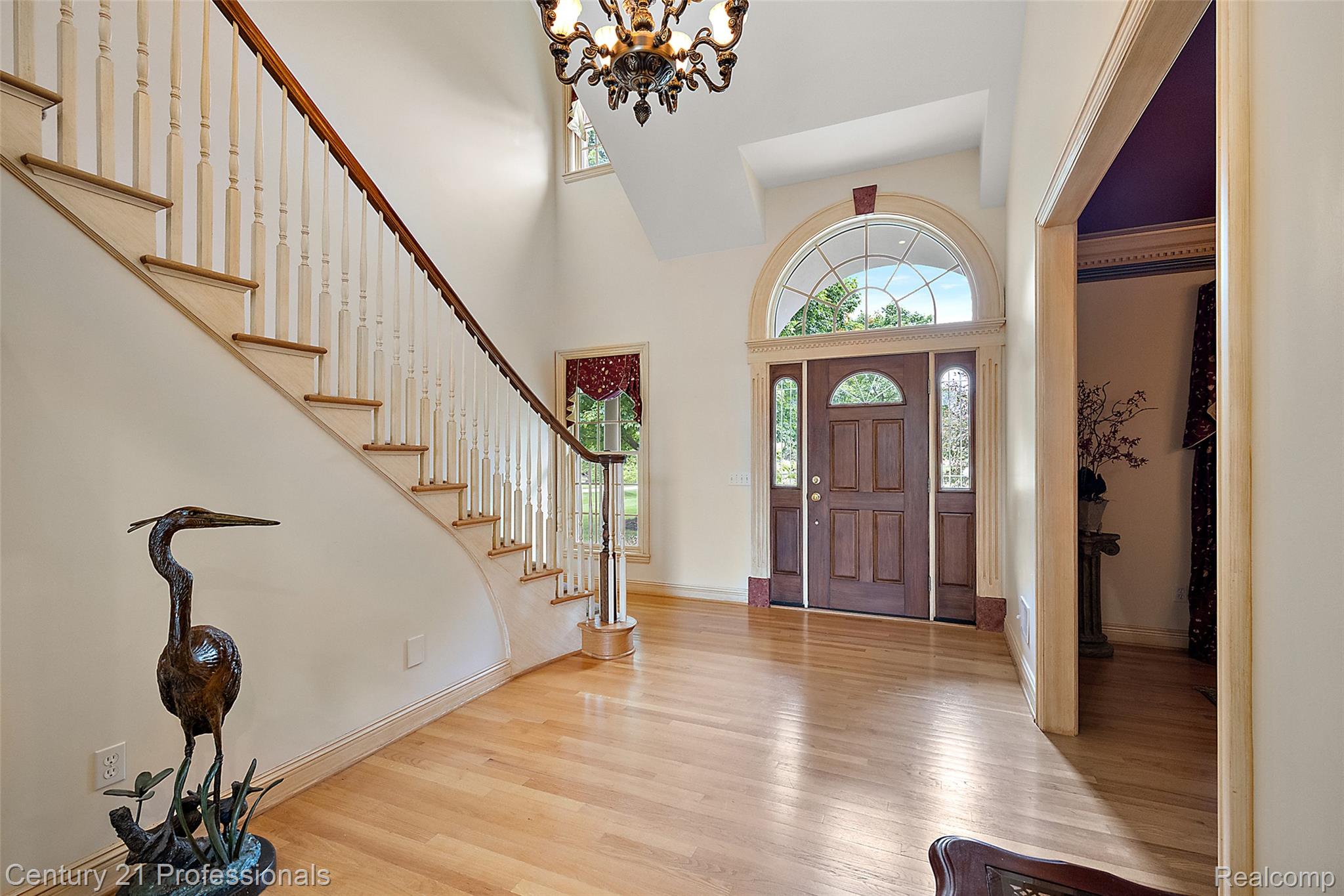 GrandBlanc, Michigan, 48439, United States, 4 Bedrooms Bedrooms, ,5 BathroomsBathrooms,Residential,For Sale,1980457