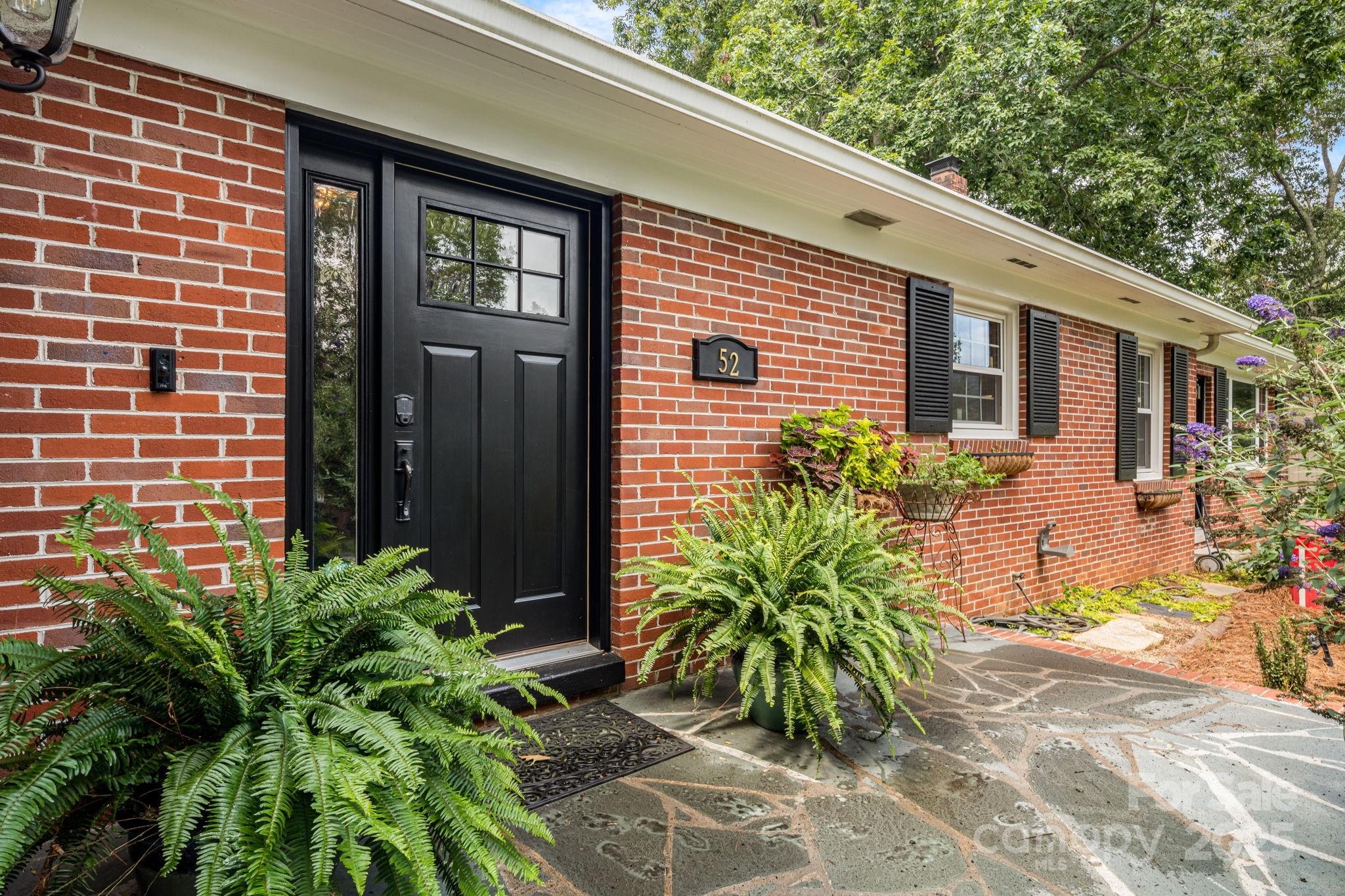 Asheville, North Carolina, 28804, United States, 3 Bedrooms Bedrooms, ,2 BathroomsBathrooms,Residential,For Sale,1916392