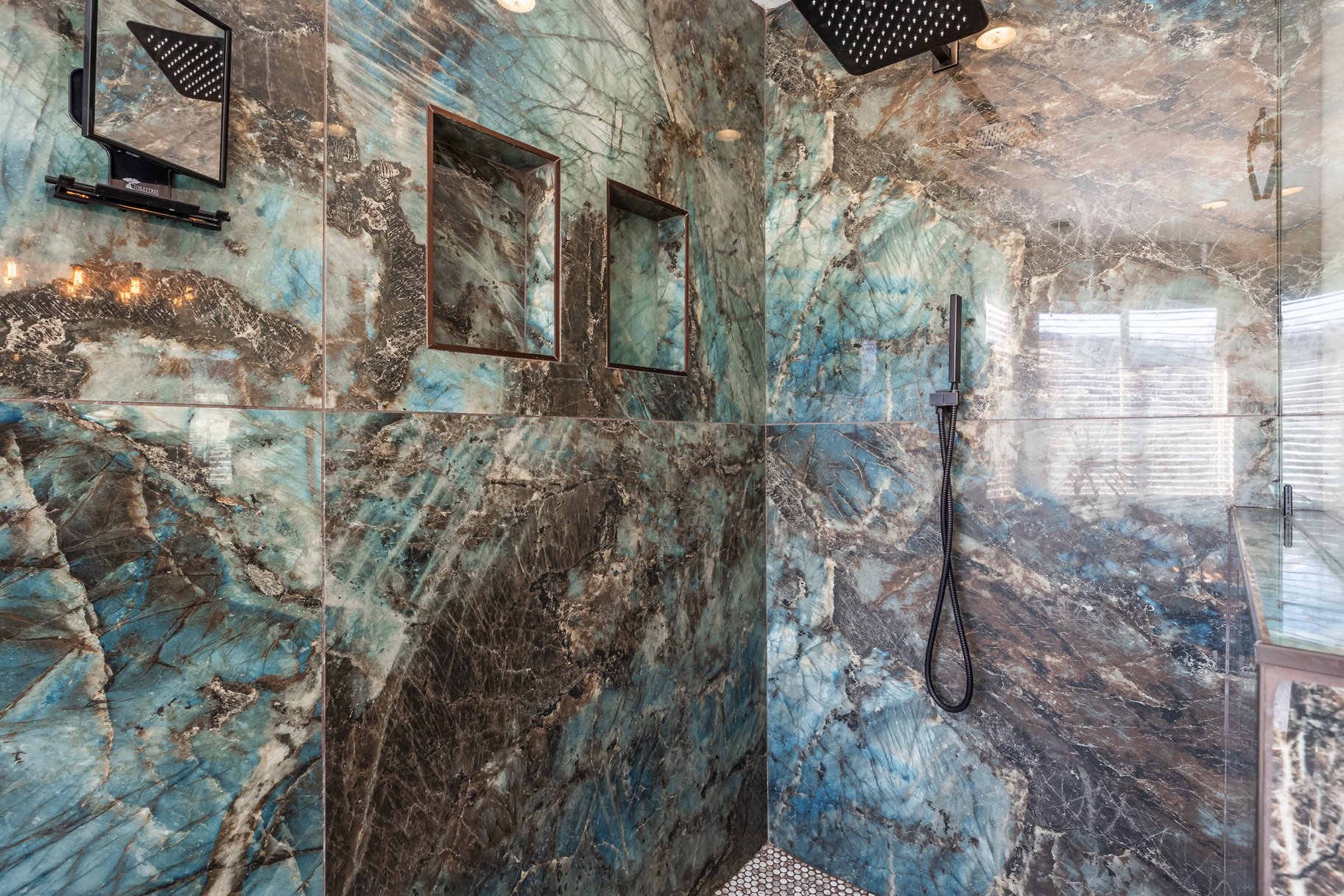  Large Townhouse With Both Mountain and Valley Views - 物件實景