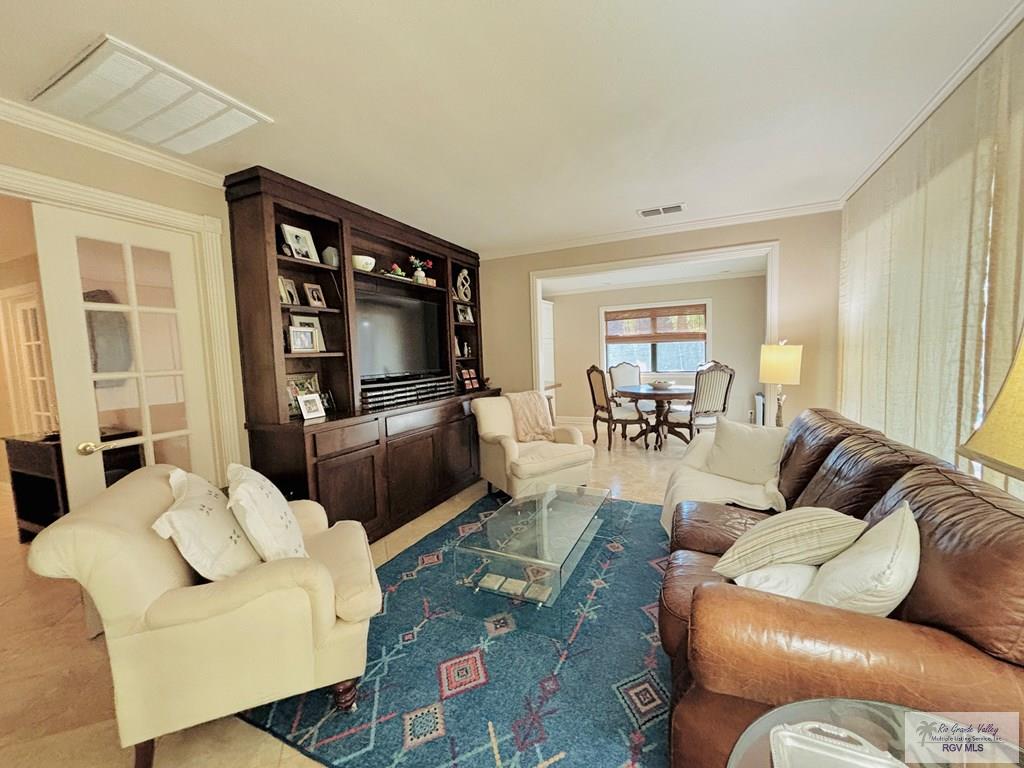 Brownsville, Texas, 78521, United States, 4 Bedrooms Bedrooms, ,4 BathroomsBathrooms,Residential,For Sale,1991275