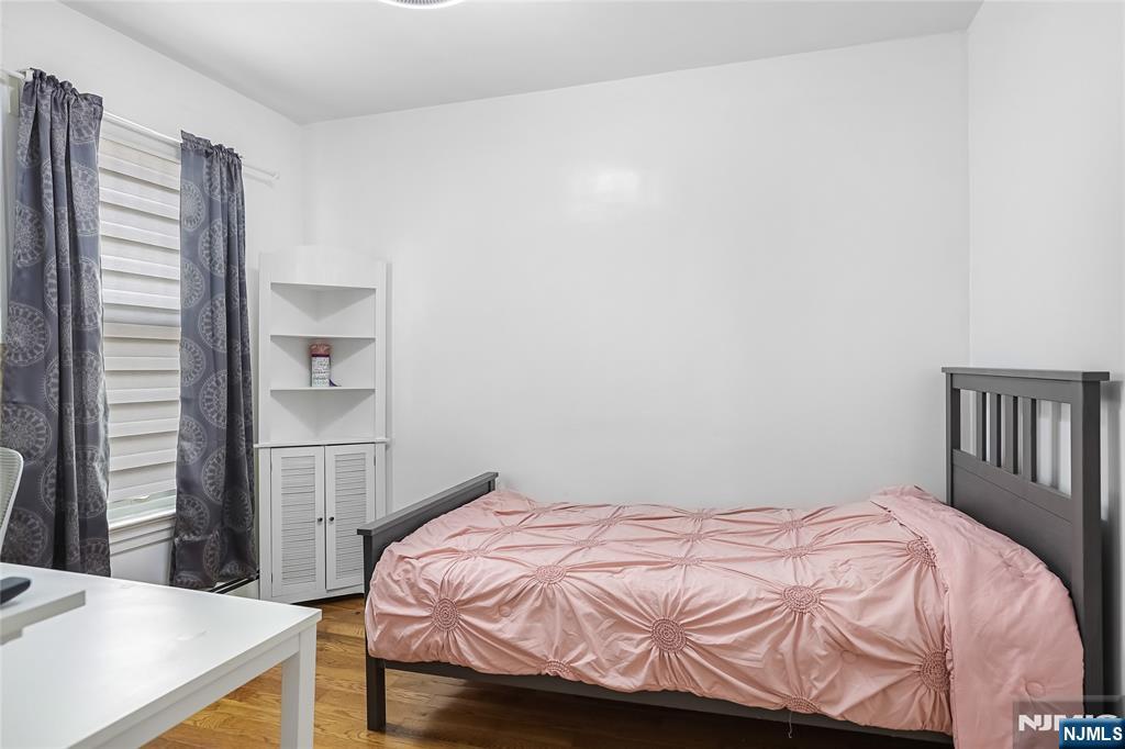 Wallington, New Jersey, 07057, United States, 3 Bedrooms Bedrooms, ,3 BathroomsBathrooms,Residential,For Sale,1939123