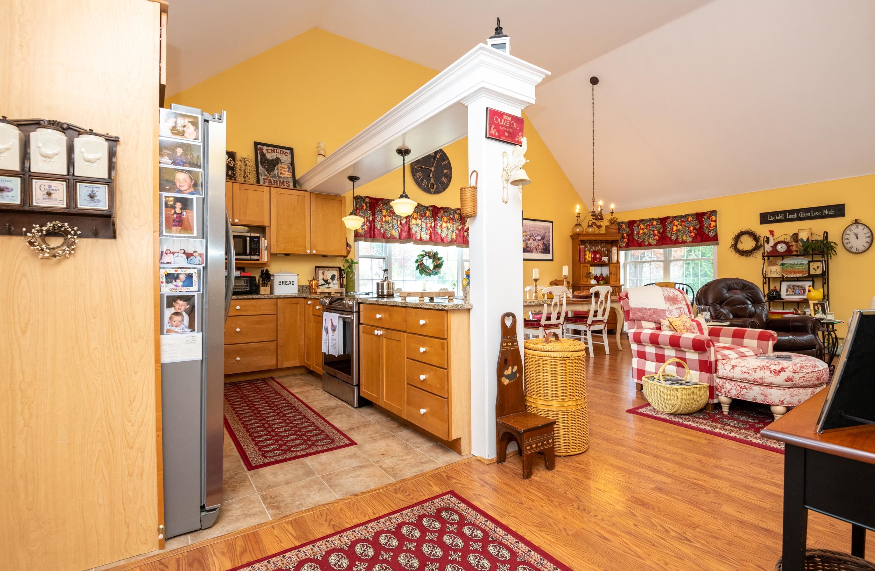 Seabrook, New Hampshire, 03874, United States, 3 Bedrooms Bedrooms, ,2 BathroomsBathrooms,Residential,For Sale,1989185