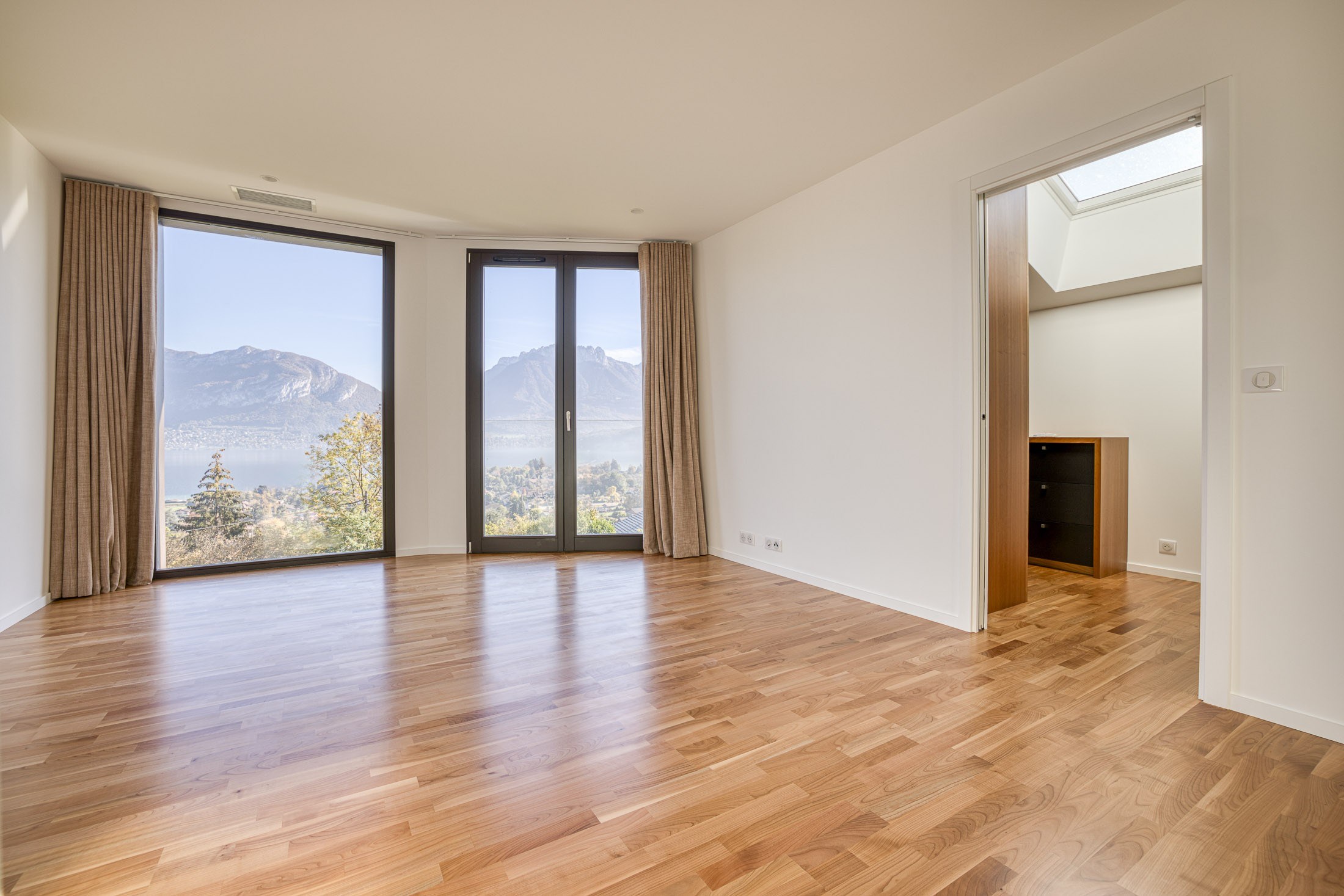  Exceptional Villa in Sévrier: Serenity, Luxury, Prestige & Exclusivity - 物件實景
