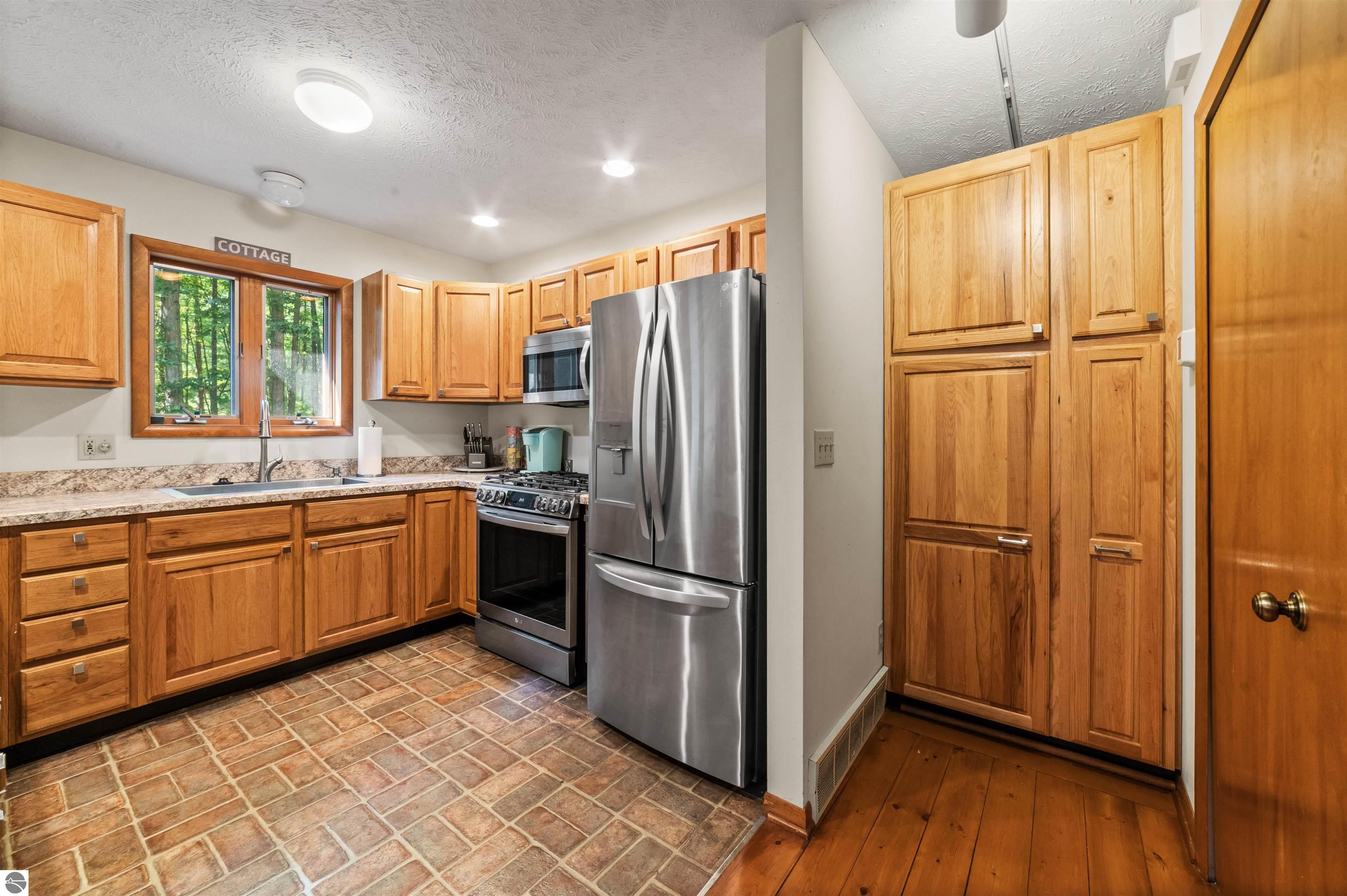 Rapid City, Michigan, 49676, United States, 4 Bedrooms Bedrooms, ,3 BathroomsBathrooms,Residential,For Sale,1977218