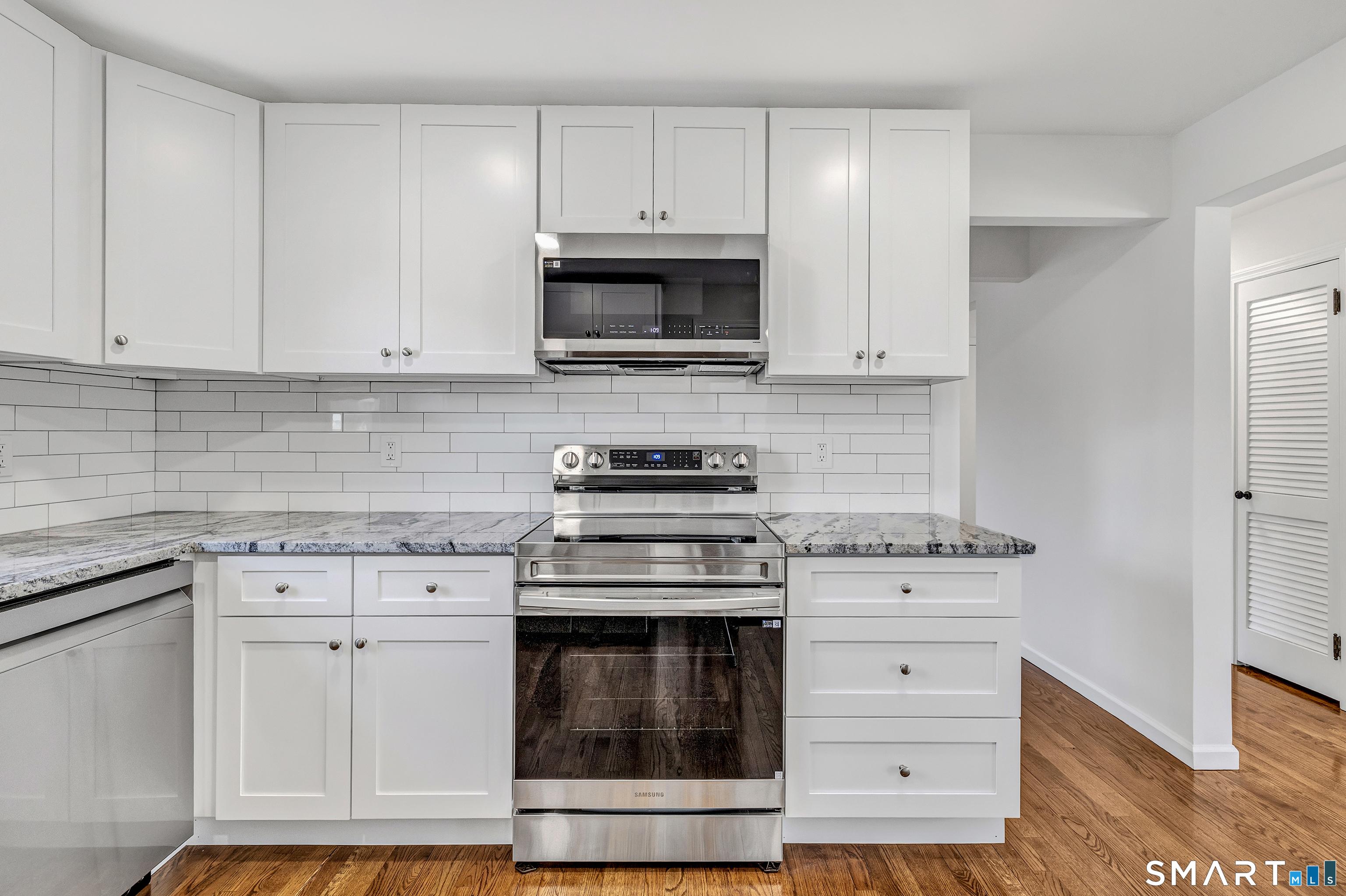 North Haven, Connecticut, 06473, United States, 3 Bedrooms Bedrooms, ,3 BathroomsBathrooms,Residential,For Sale,2011672