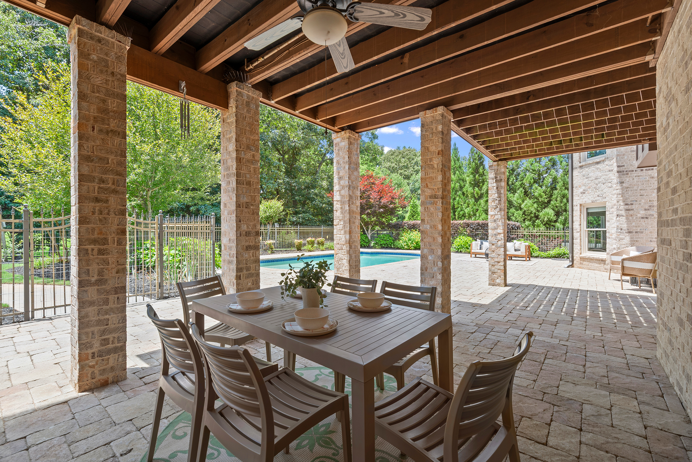  A Private Luxury Estate Set on Over One-Acre in Trinity Creek - 物件實景