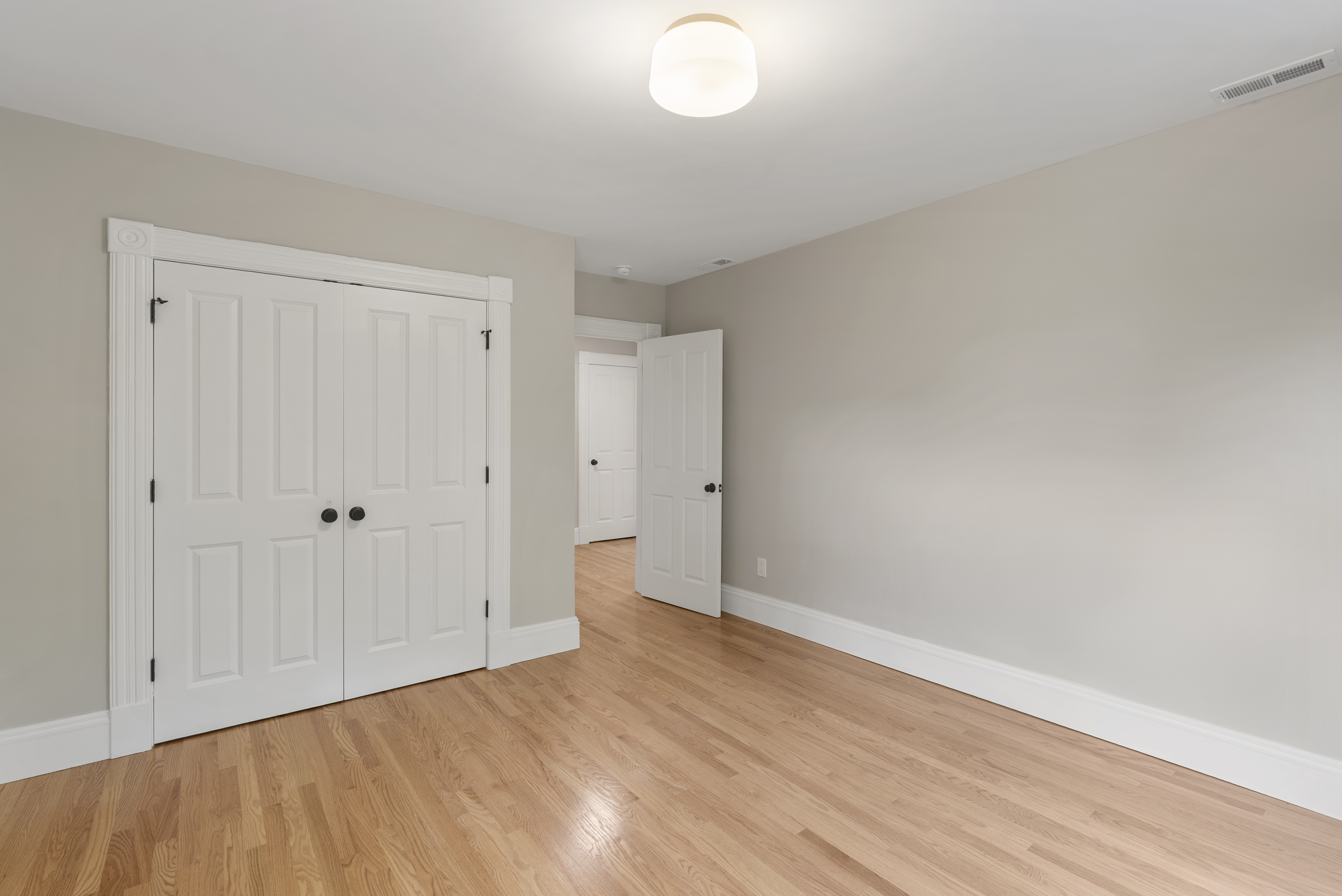  102 Huntington Street - 物件實景