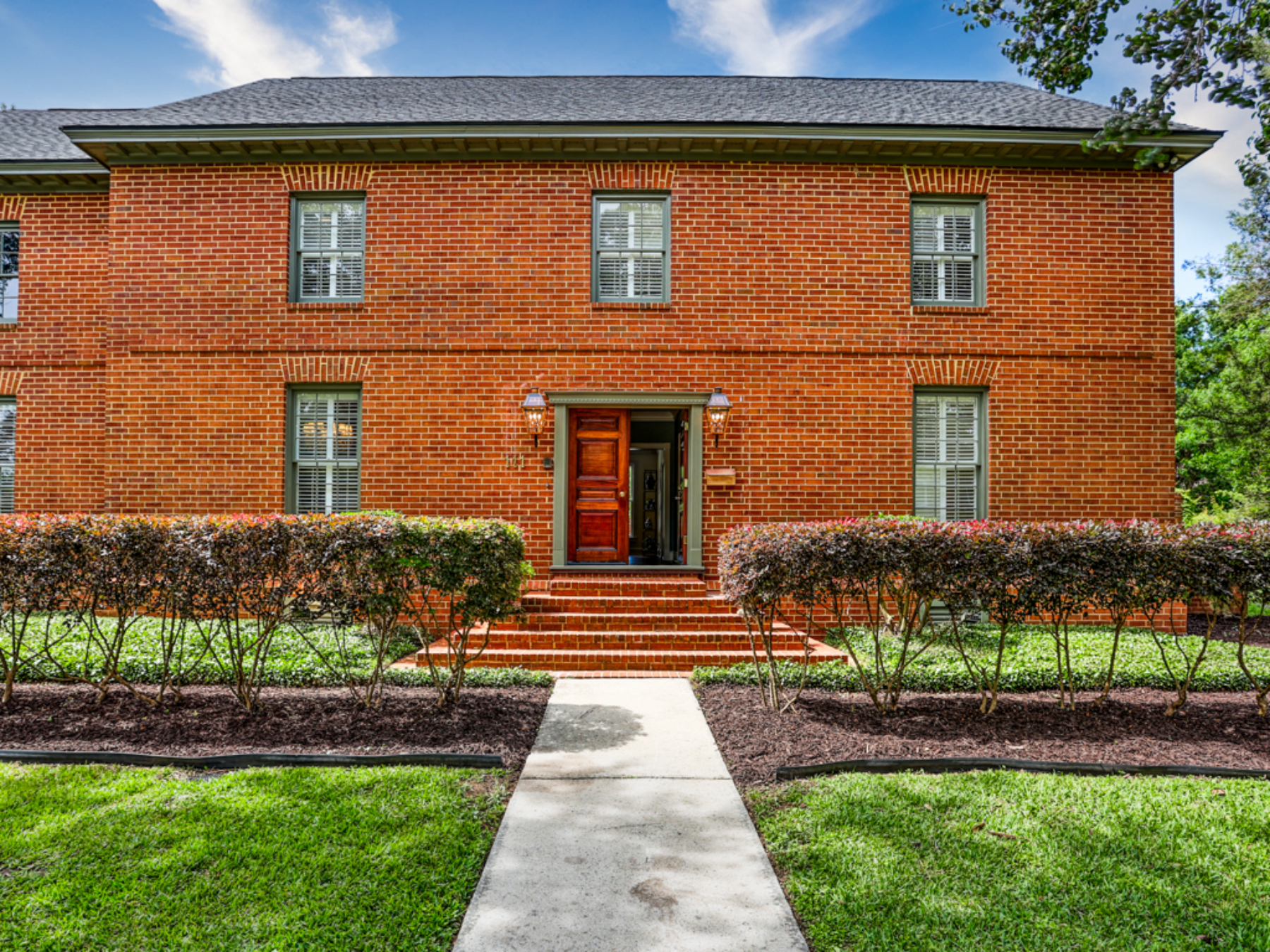  Grand Colonial Estate is Rare Find in the Heart of Midtown - 物件實景