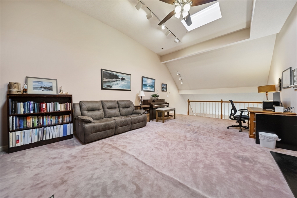 Salem, Massachusetts, 01970, United States, 3 Bedrooms Bedrooms, ,3 BathroomsBathrooms,Residential,For Sale,1990420