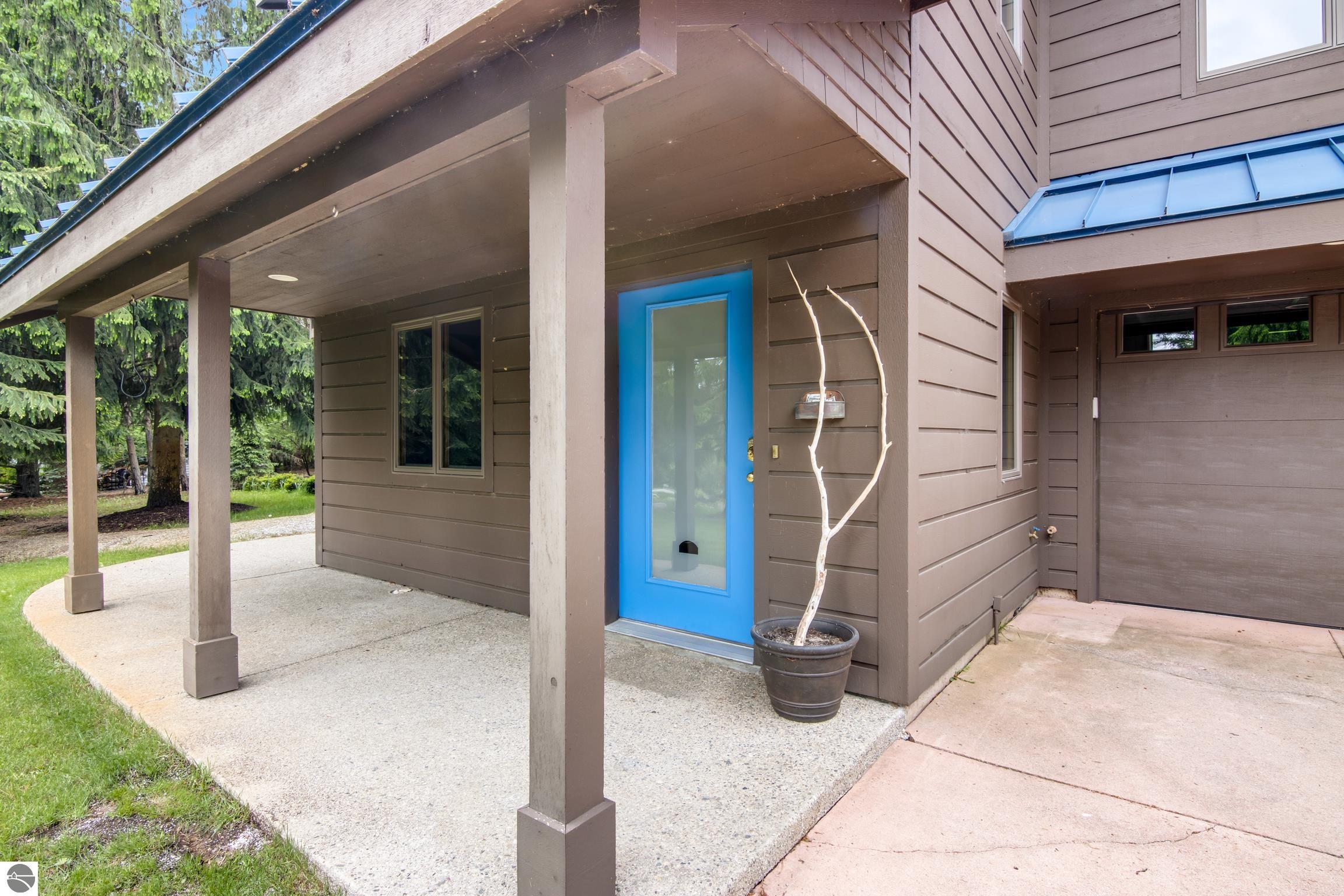 Leland, Michigan, 49654, United States, 3 Bedrooms Bedrooms, ,2 BathroomsBathrooms,Residential,For Sale,1849719