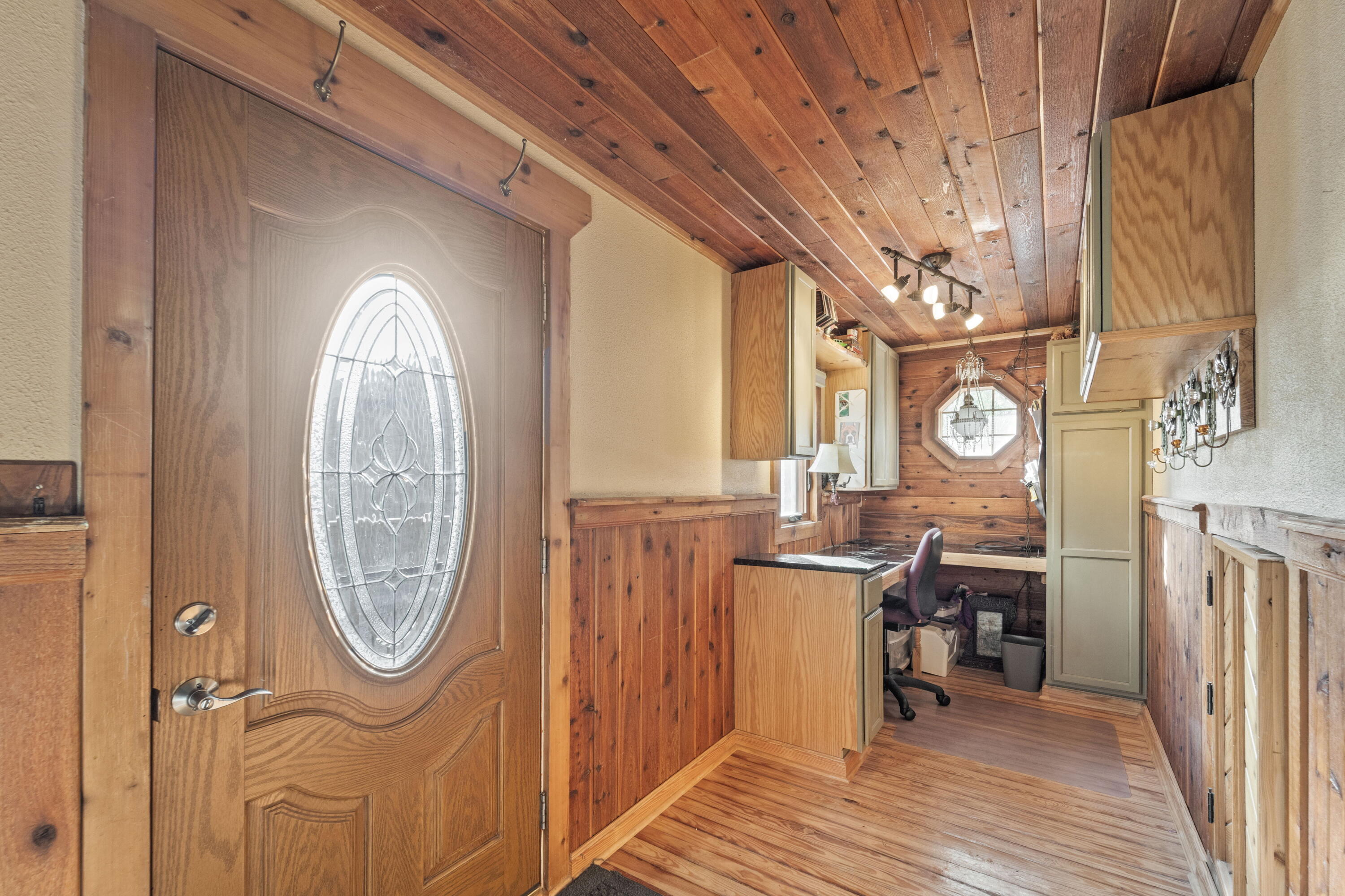 Waterford, Wisconsin, 53185, United States, 2 Bedrooms Bedrooms, ,2 BathroomsBathrooms,Residential,For Sale,1985516