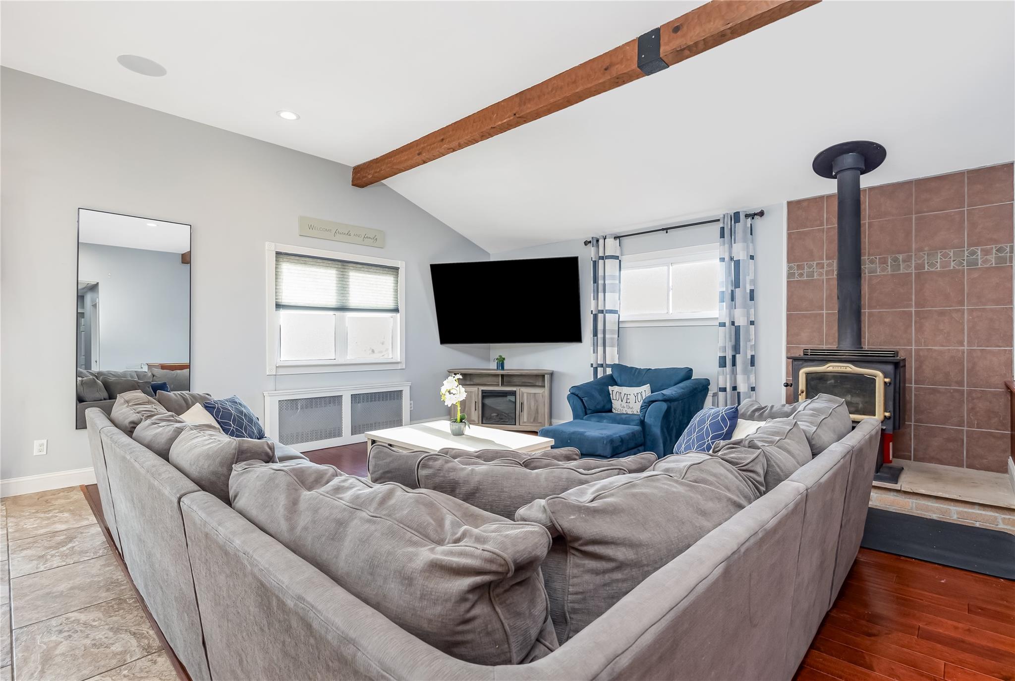 Lindenhurst, New York, 11757, United States, 3 Bedrooms Bedrooms, ,3 BathroomsBathrooms,Residential,For Sale,1915812