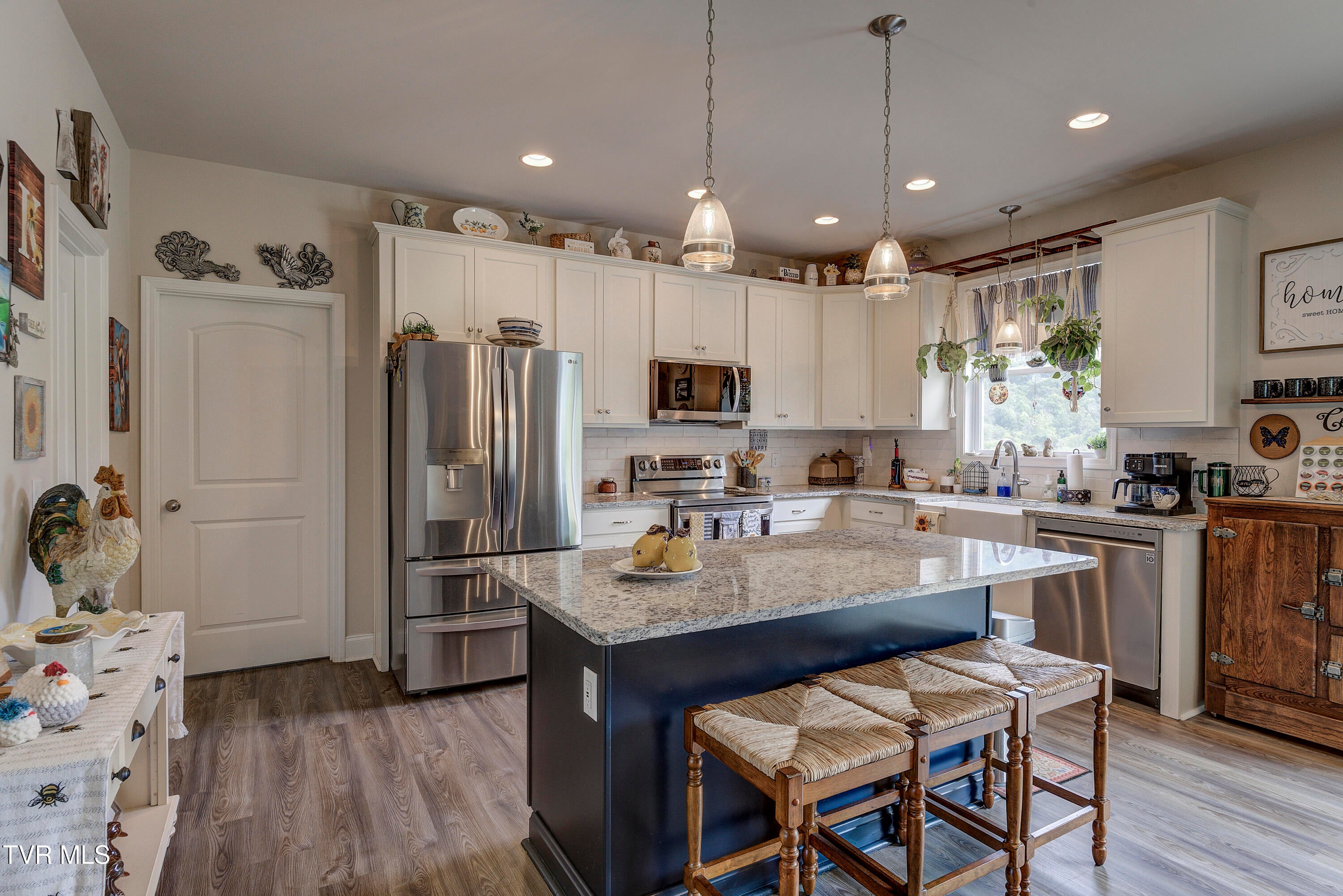 Elizabethton, Tennessee, 37643, United States, 3 Bedrooms Bedrooms, ,2 BathroomsBathrooms,Residential,For Sale,1925509