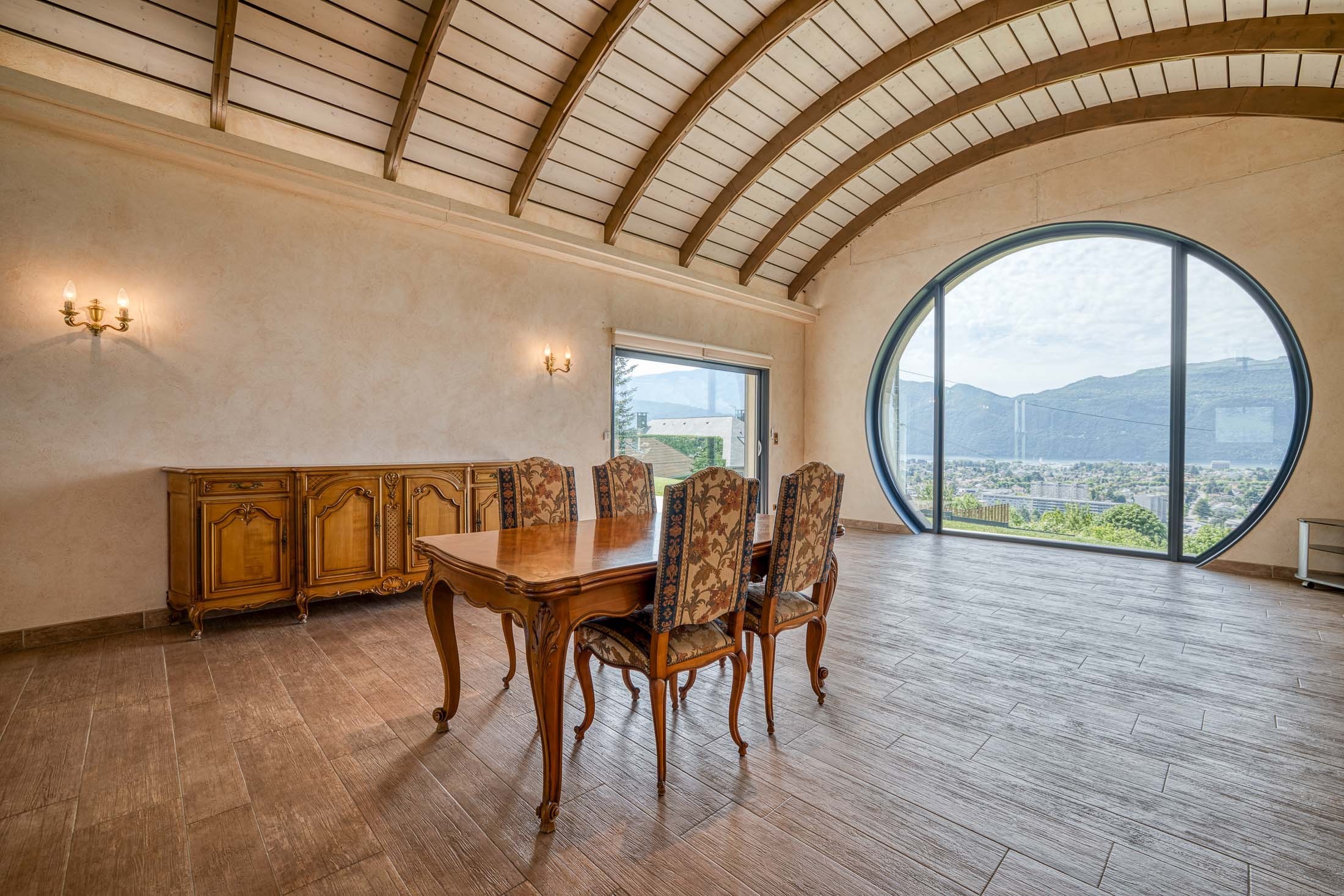  Contemporary Villa with Lake and Mountain Panorama - 物件實景