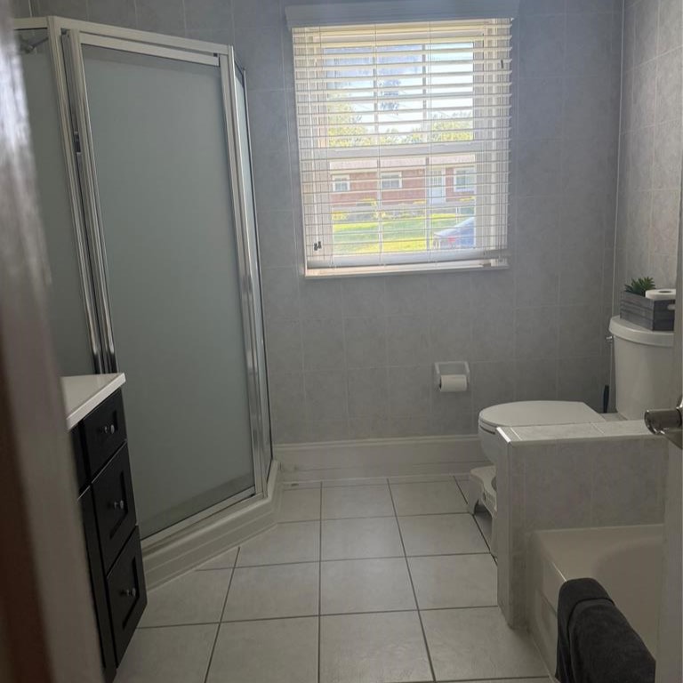 Ronkonkoma, New York, 11779, United States, 4 Bedrooms Bedrooms, ,2 BathroomsBathrooms,Residential,For Sale,1906484